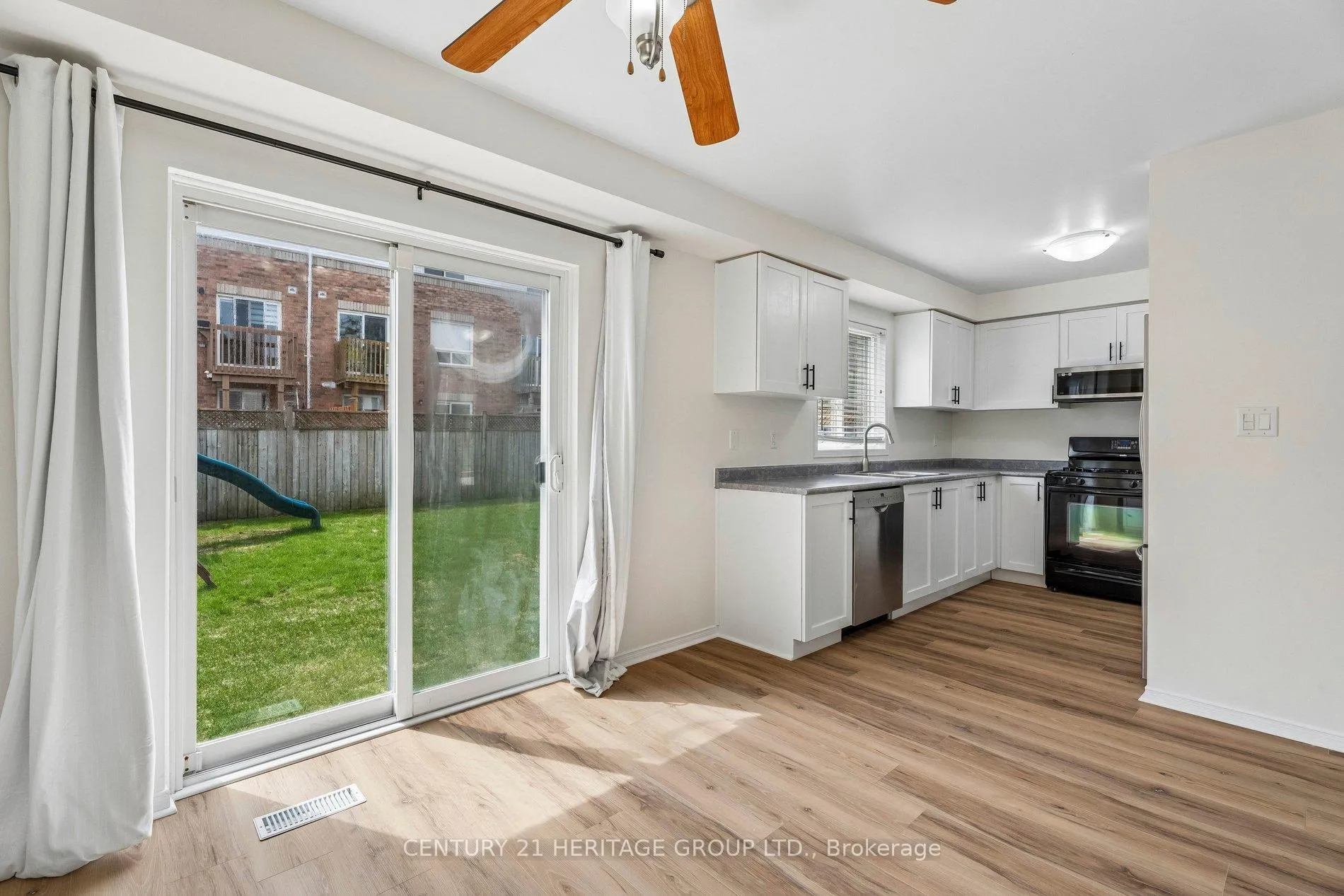 Photo 12 of 1438 Forest Street, Innisfil, Alcona — HOMEH