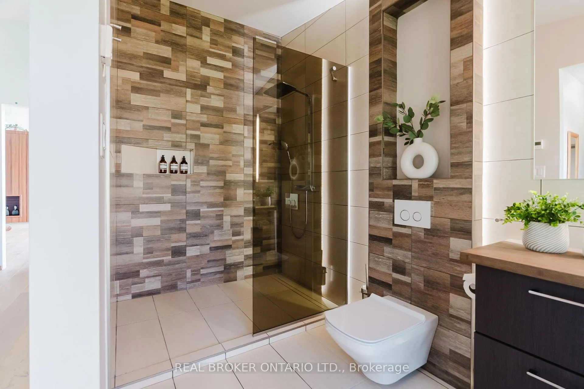 Photo 31 of 5879 Leitrim Road, Ottawa, Carlsbad Springs — HOMEH
