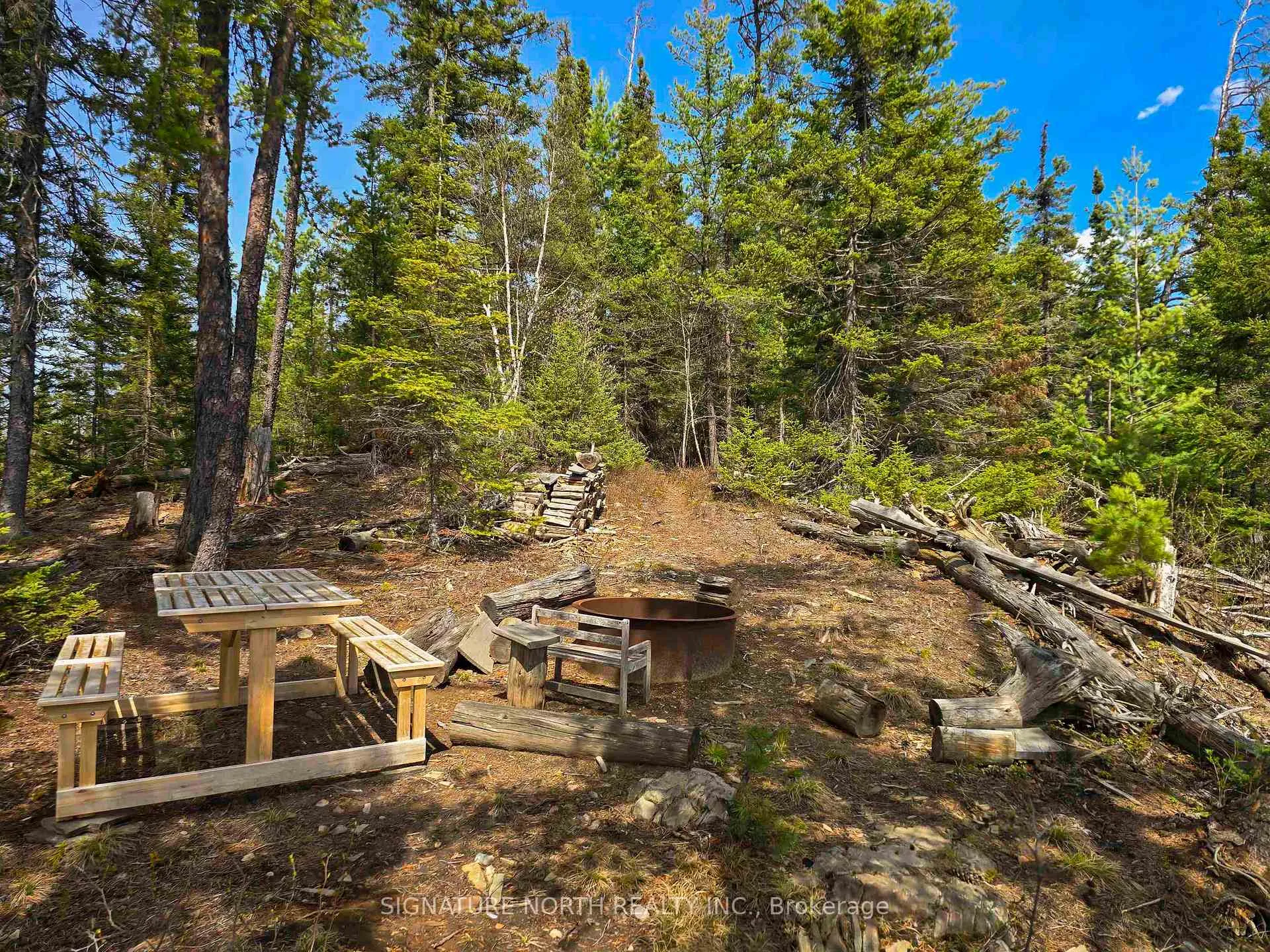 Photo 4 of 564 Hematite Road, Rainy River Remote Area — HOMEH