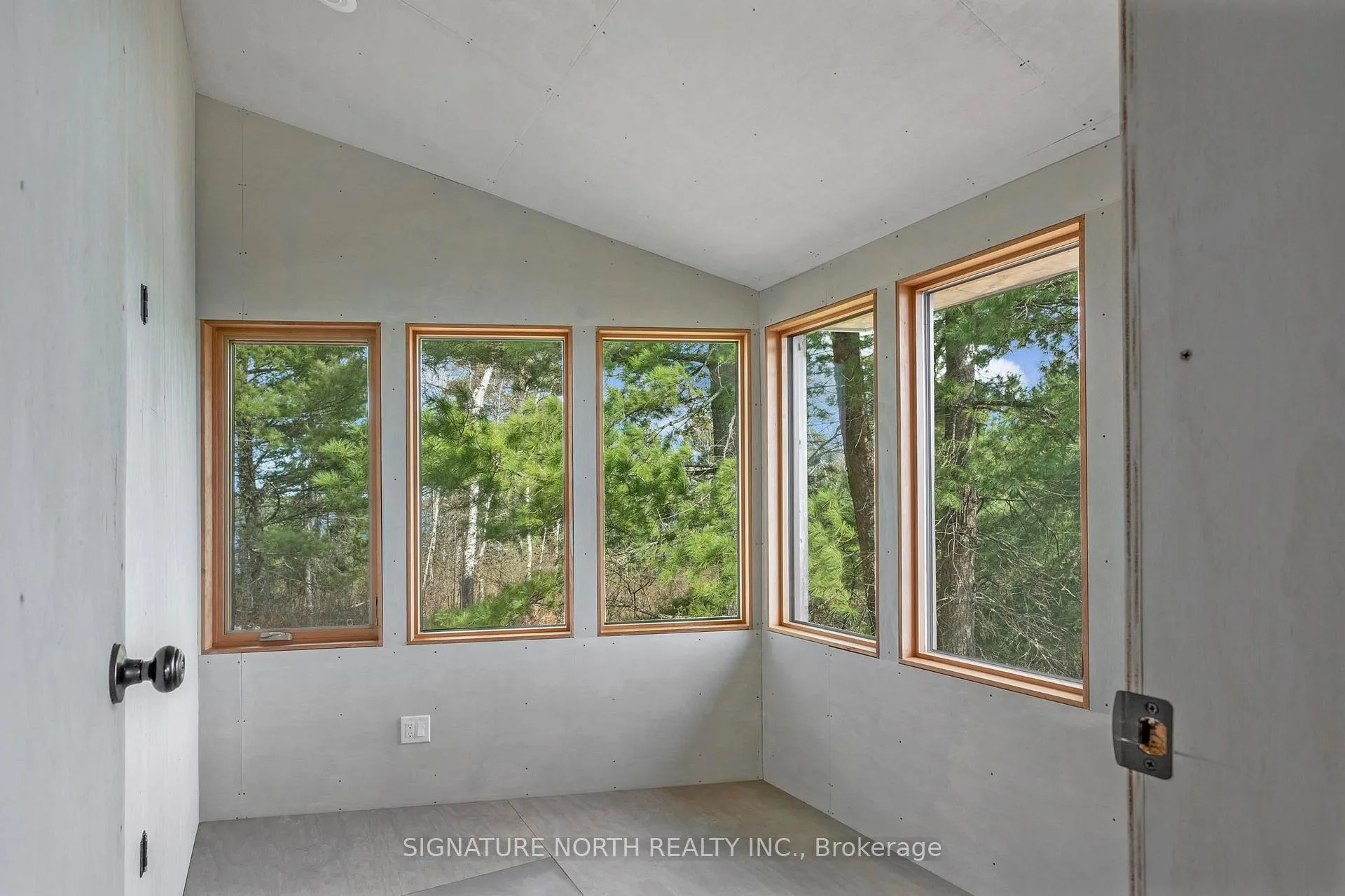 Photo 39 of 564 Hematite Road, Rainy River Remote Area — HOMEH
