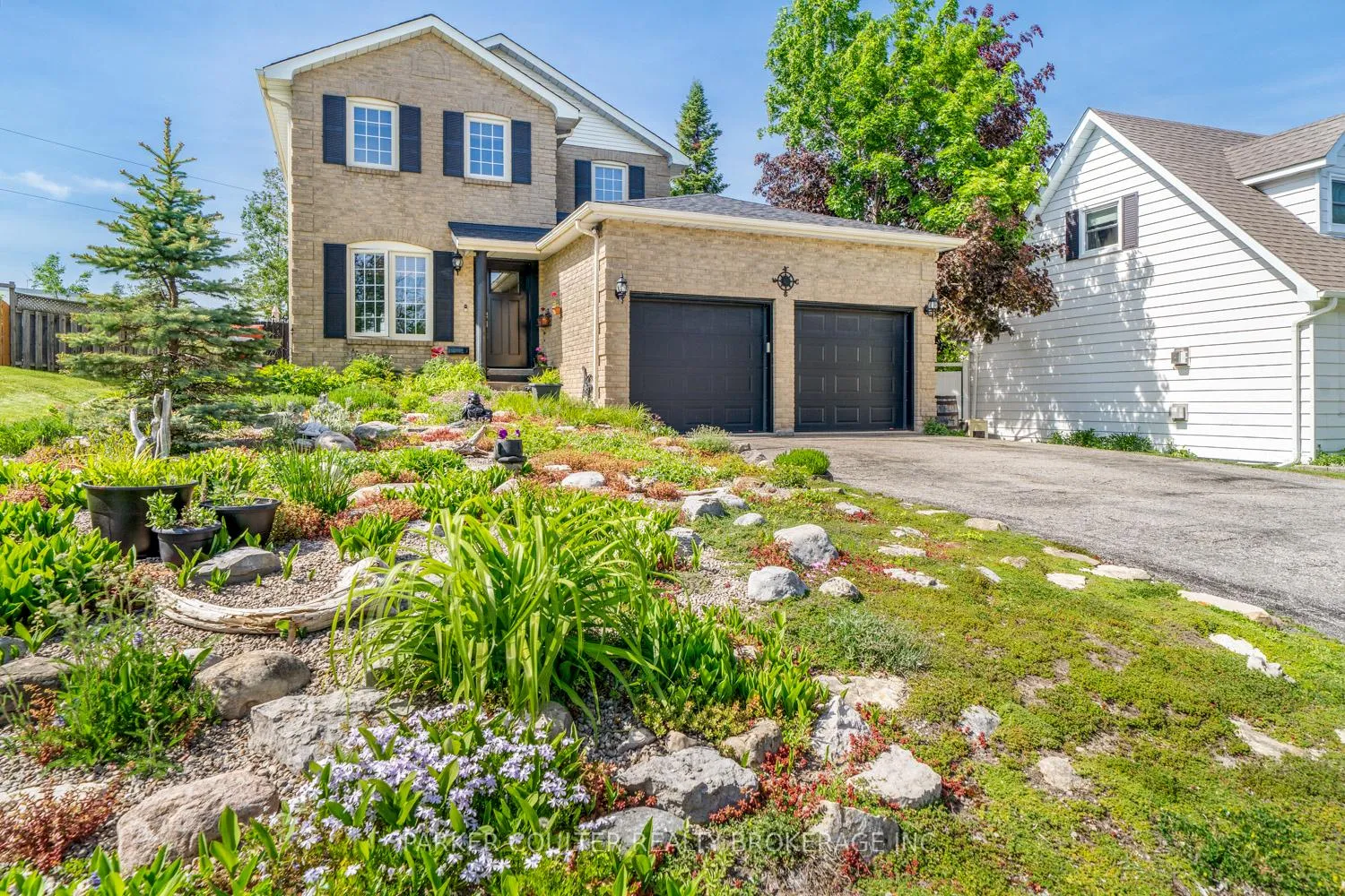 Photo 2 of 20 Mariposa Drive, Orillia — HOMEH