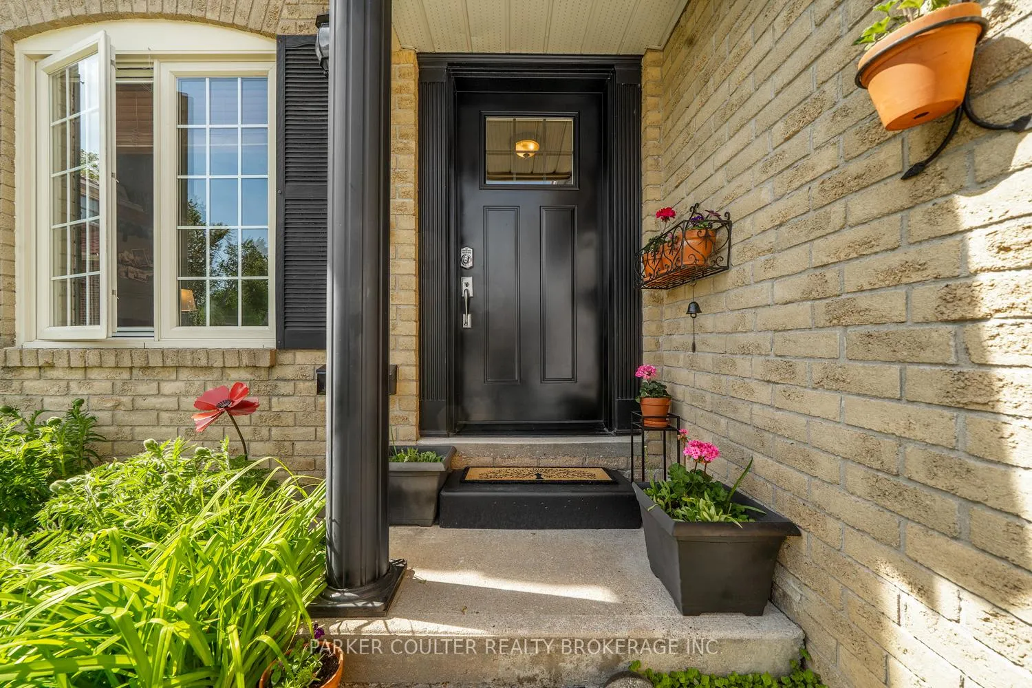 Photo 3 of 20 Mariposa Drive, Orillia — HOMEH
