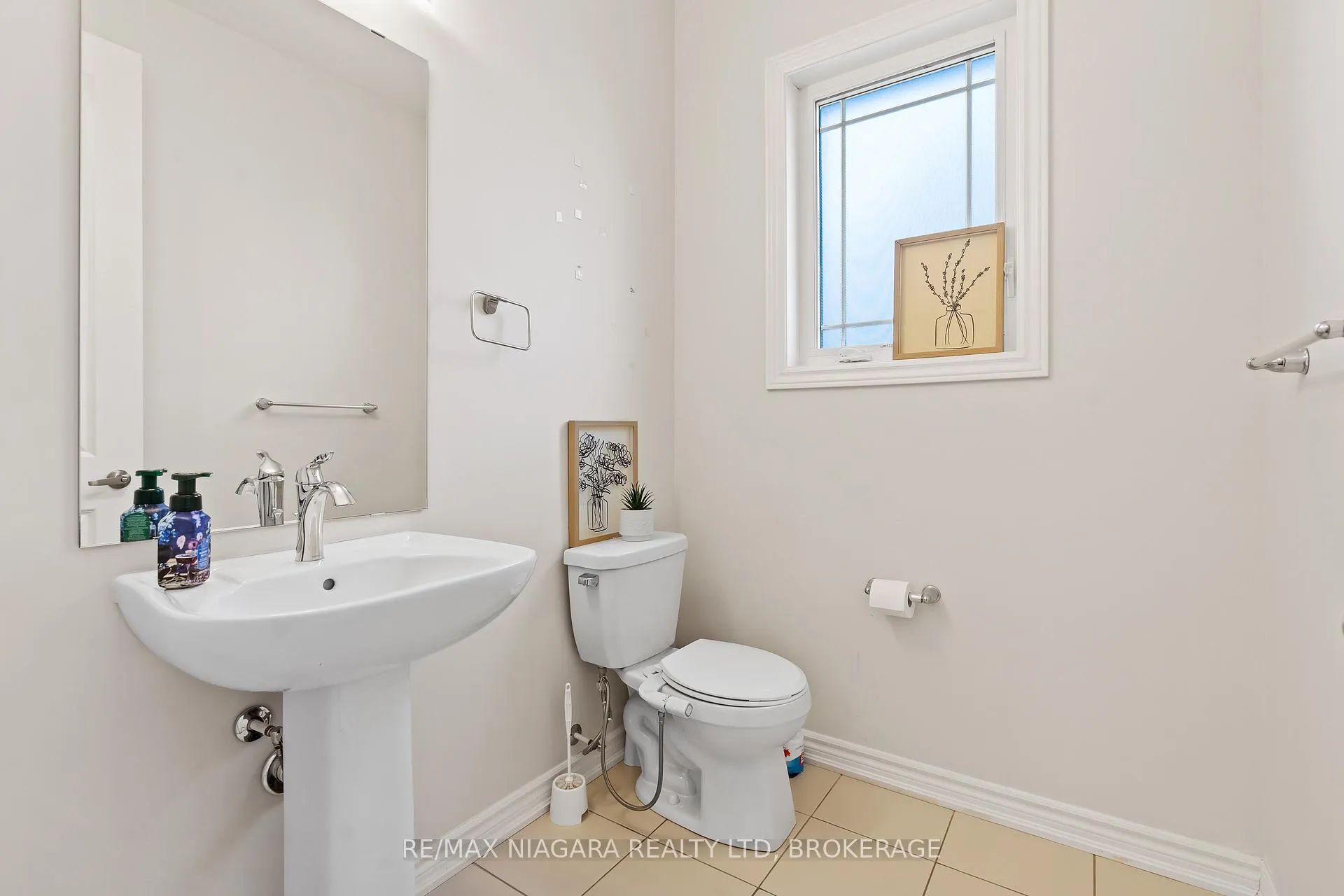Photo 5 of 110 Explorer Way, Thorold, Rolling Meadows — HOMEH