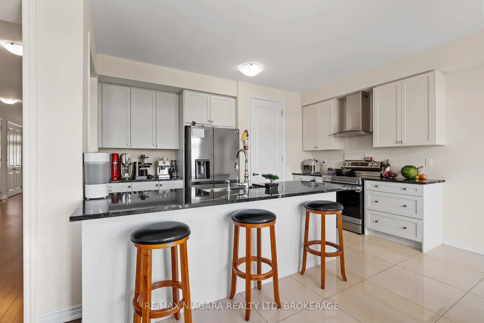 Photo 8 of 110 Explorer Way, Thorold, Rolling Meadows — HOMEH