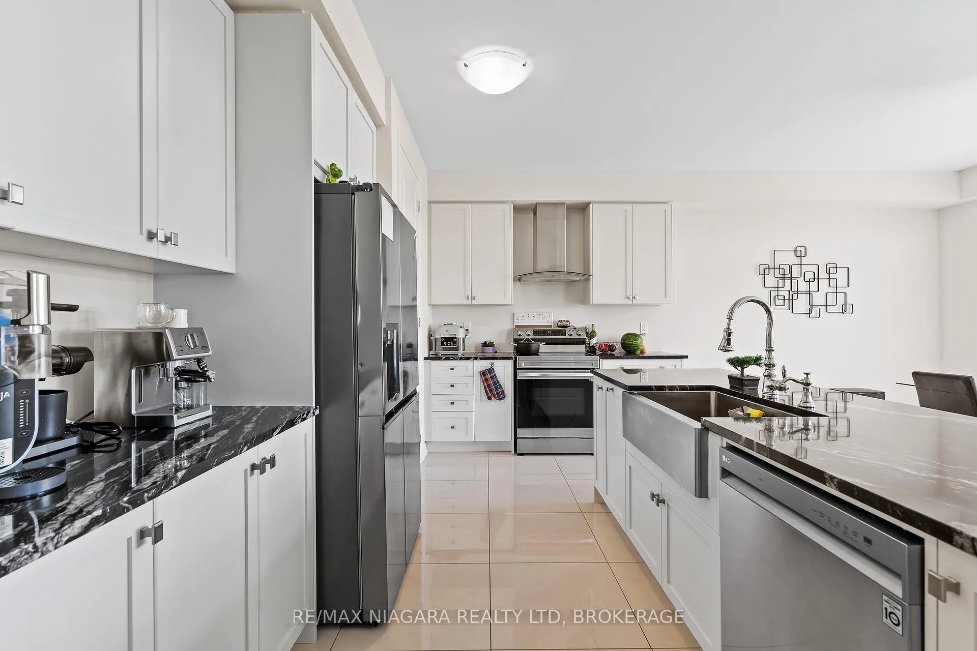 Photo 10 of 110 Explorer Way, Thorold, Rolling Meadows — HOMEH