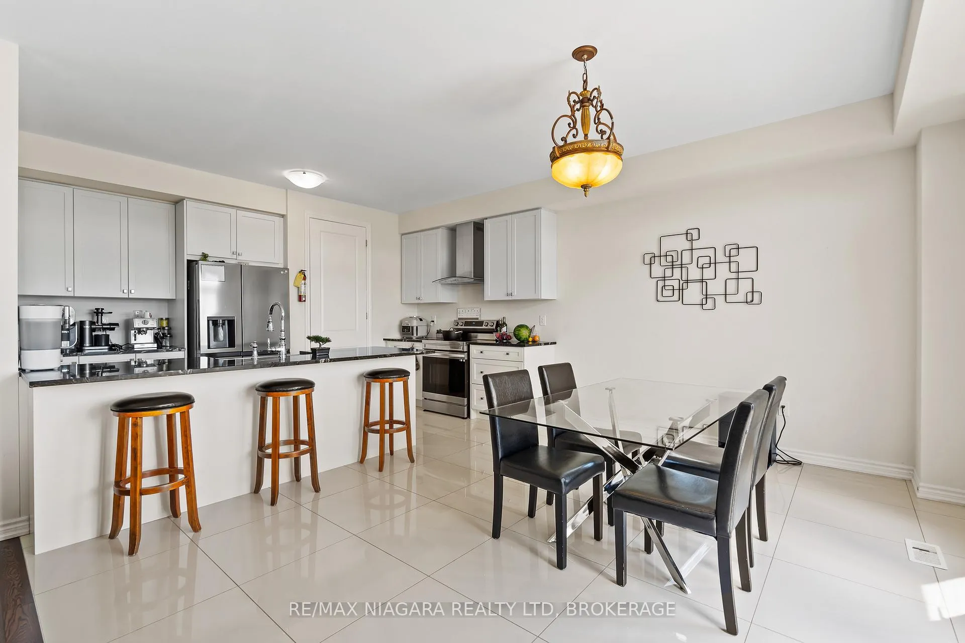Photo 12 of 110 Explorer Way, Thorold, Rolling Meadows — HOMEH