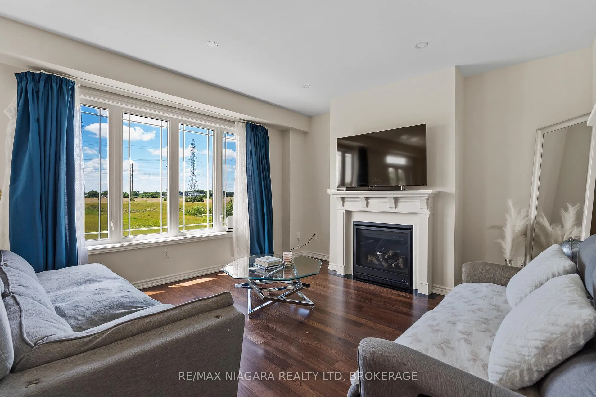 Photo 14 of 110 Explorer Way, Thorold, Rolling Meadows — HOMEH