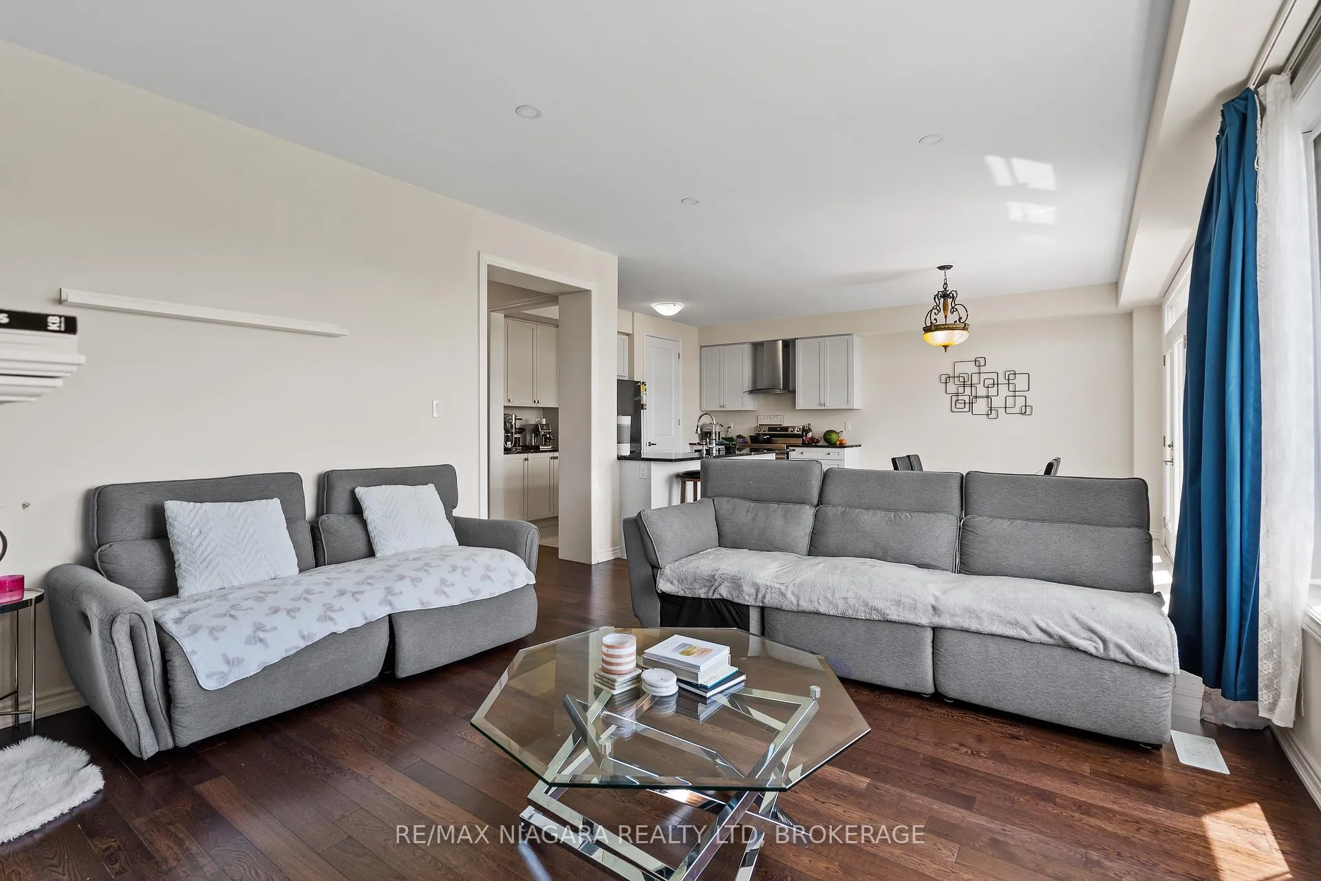 Photo 16 of 110 Explorer Way, Thorold, Rolling Meadows — HOMEH