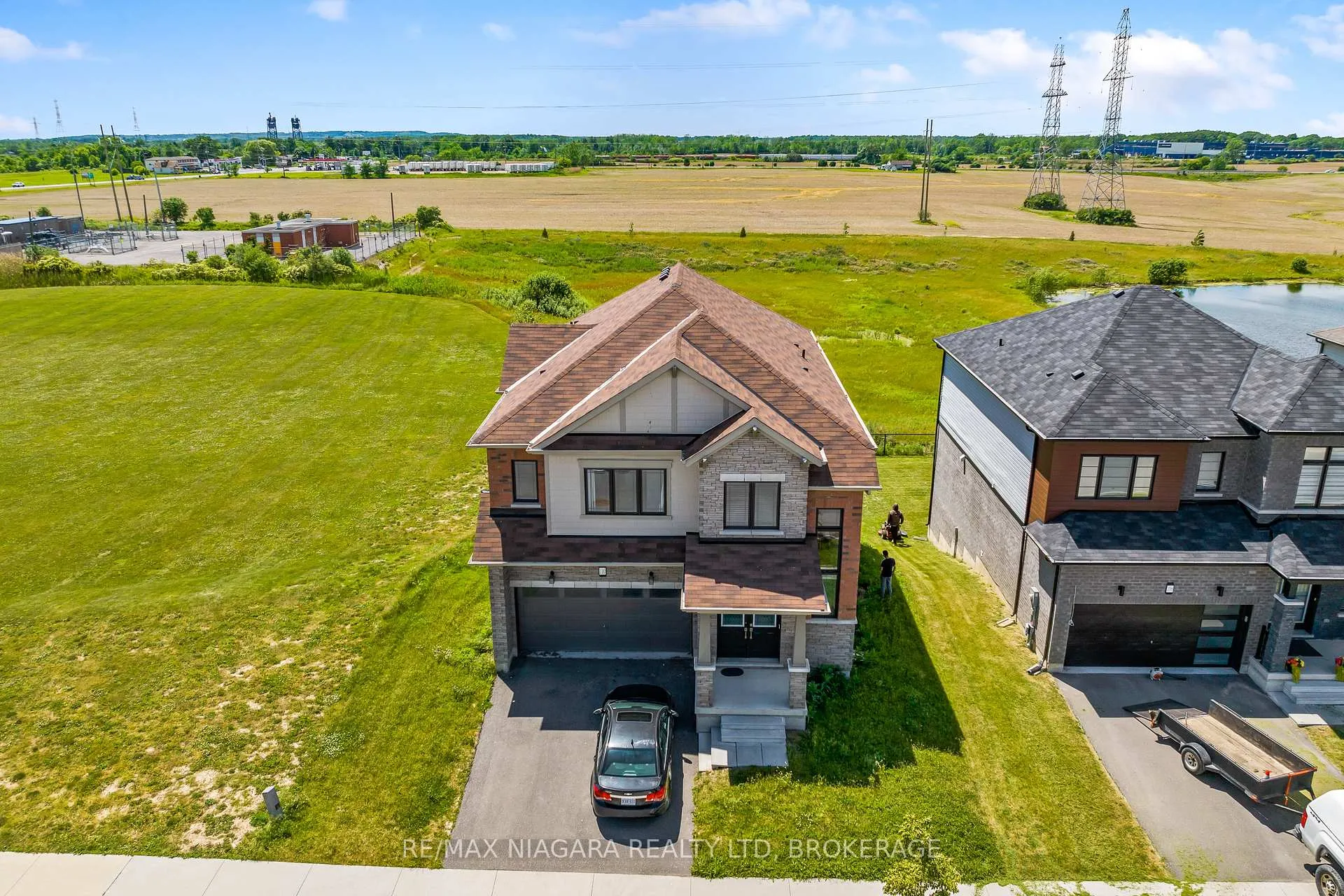 Photo 33 of 110 Explorer Way, Thorold, Rolling Meadows — HOMEH