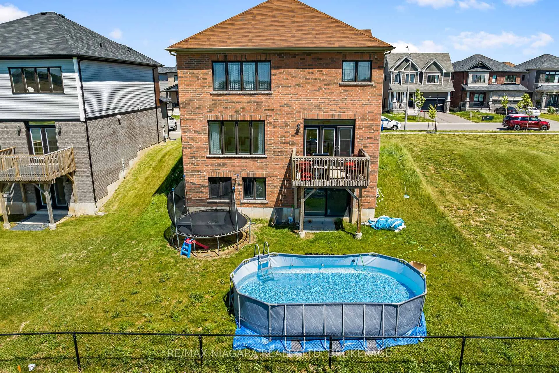 Photo 42 of 110 Explorer Way, Thorold, Rolling Meadows — HOMEH