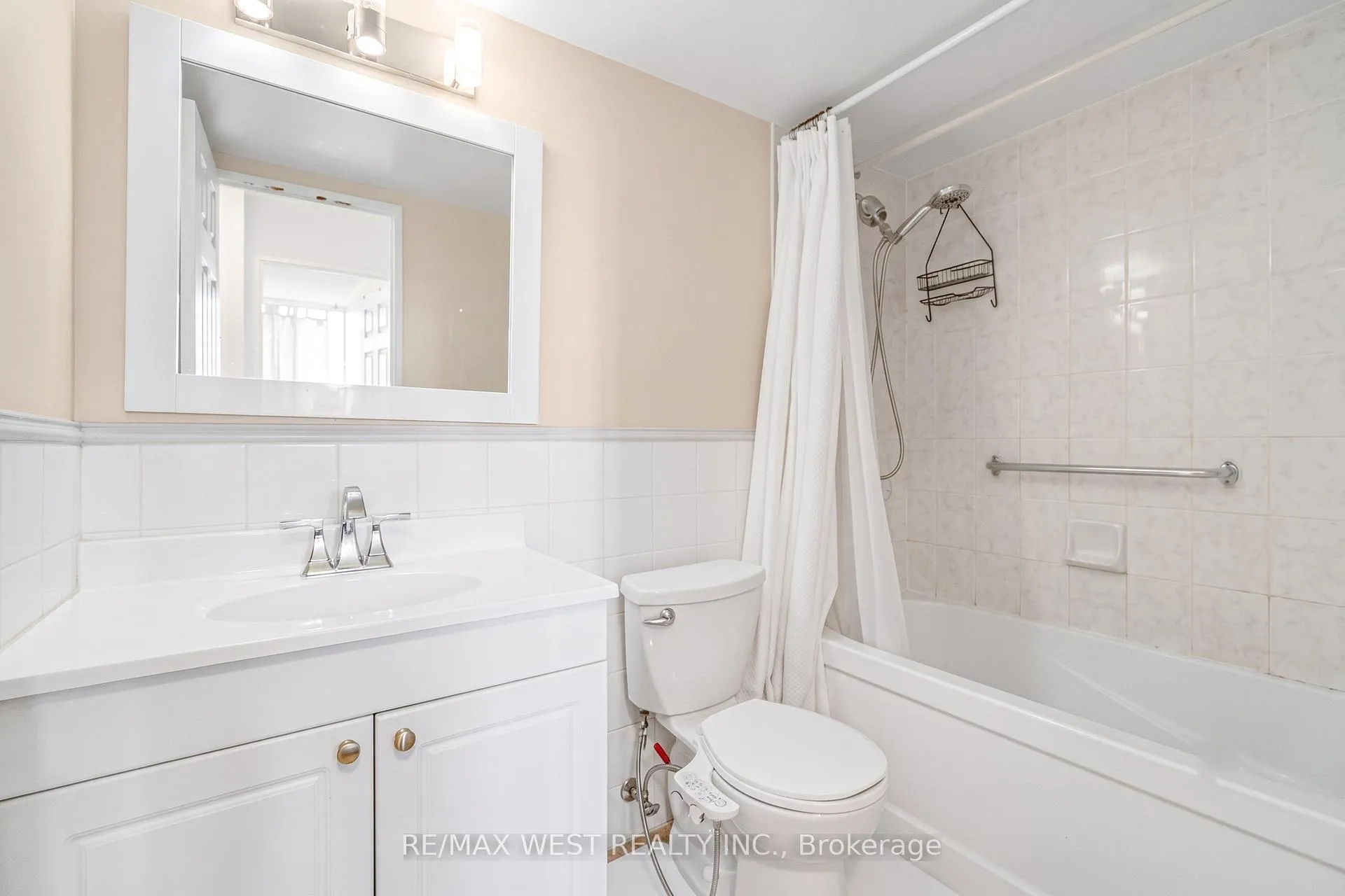 Photo 6 of Unit 603, 11 Neilson Drive, Etobicoke, Markland Wood — HOMEH