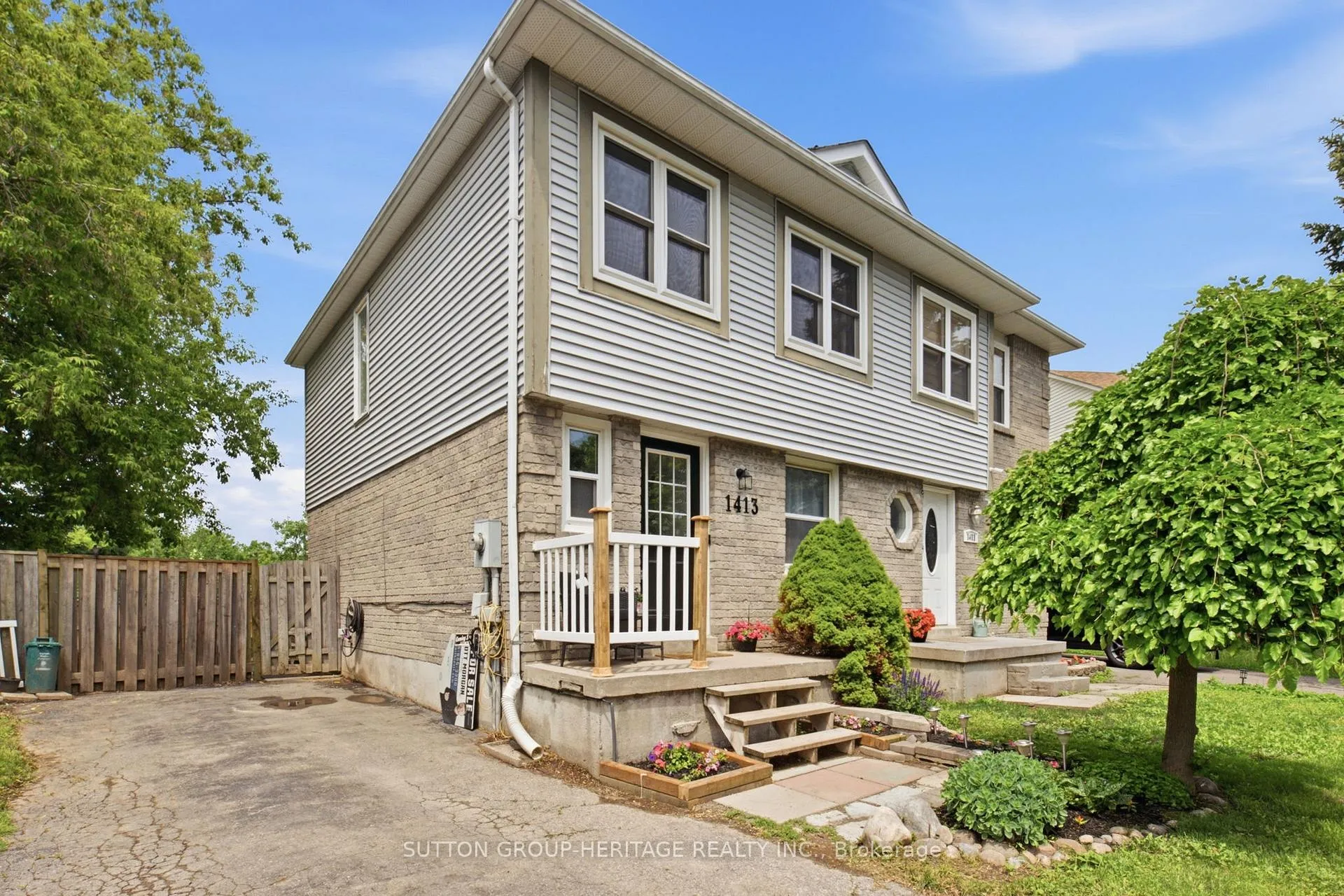 Front of 1413 Beaverbrook Court