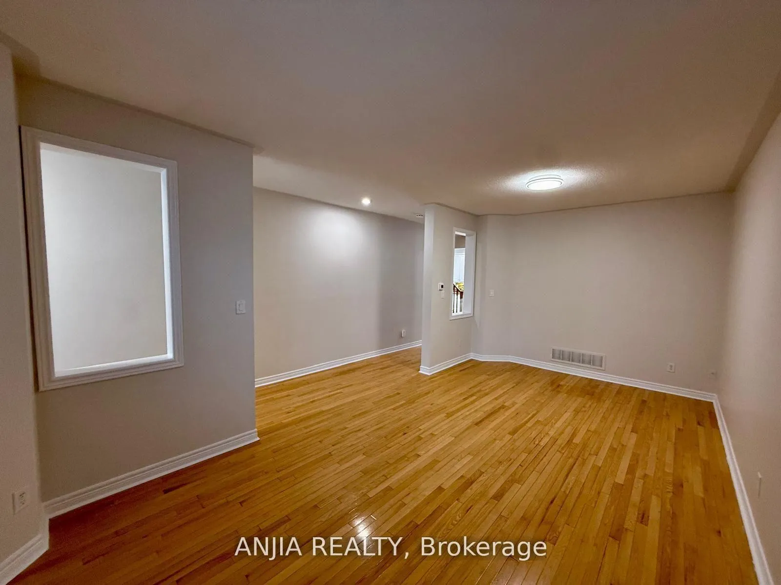 Photo 3 of 17 Ambercroft Street, Markham, Greensborough — HOMEH