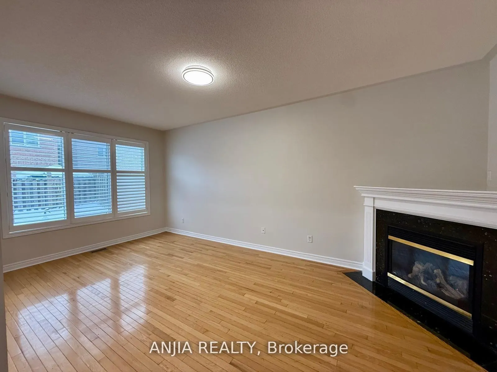 Photo 7 of 17 Ambercroft Street, Markham, Greensborough — HOMEH