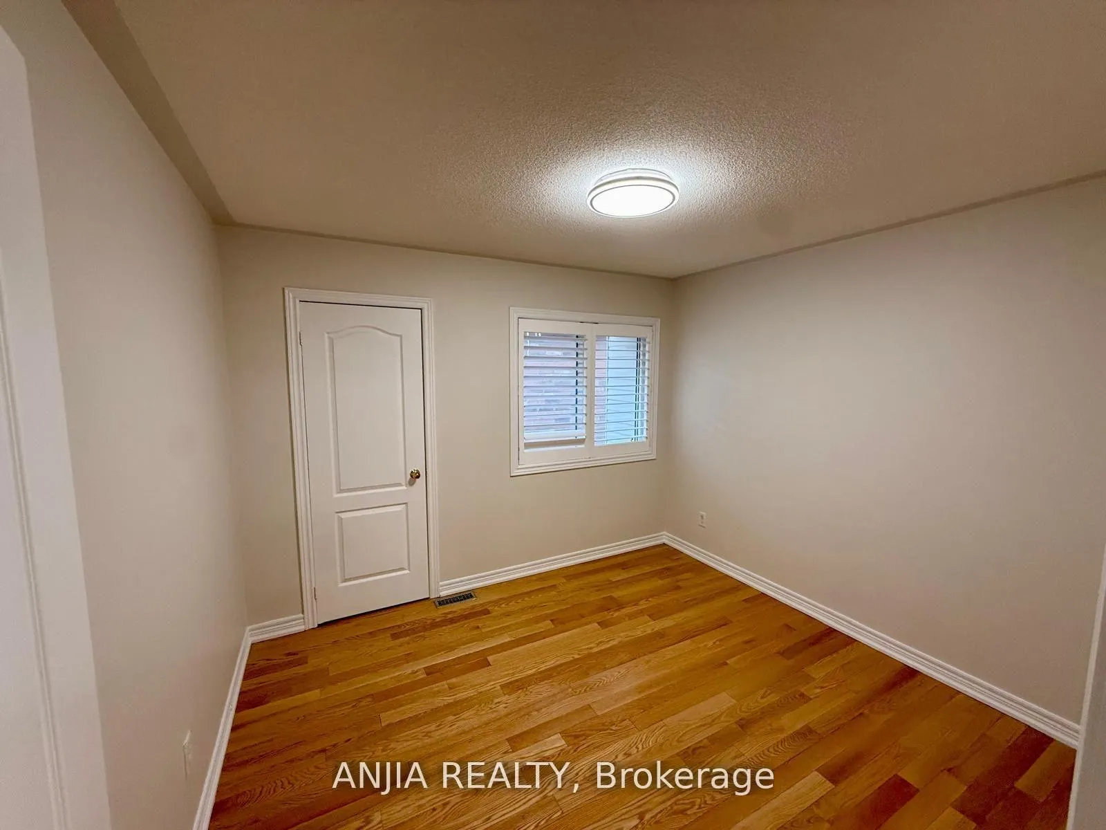 Photo 8 of 17 Ambercroft Street, Markham, Greensborough — HOMEH