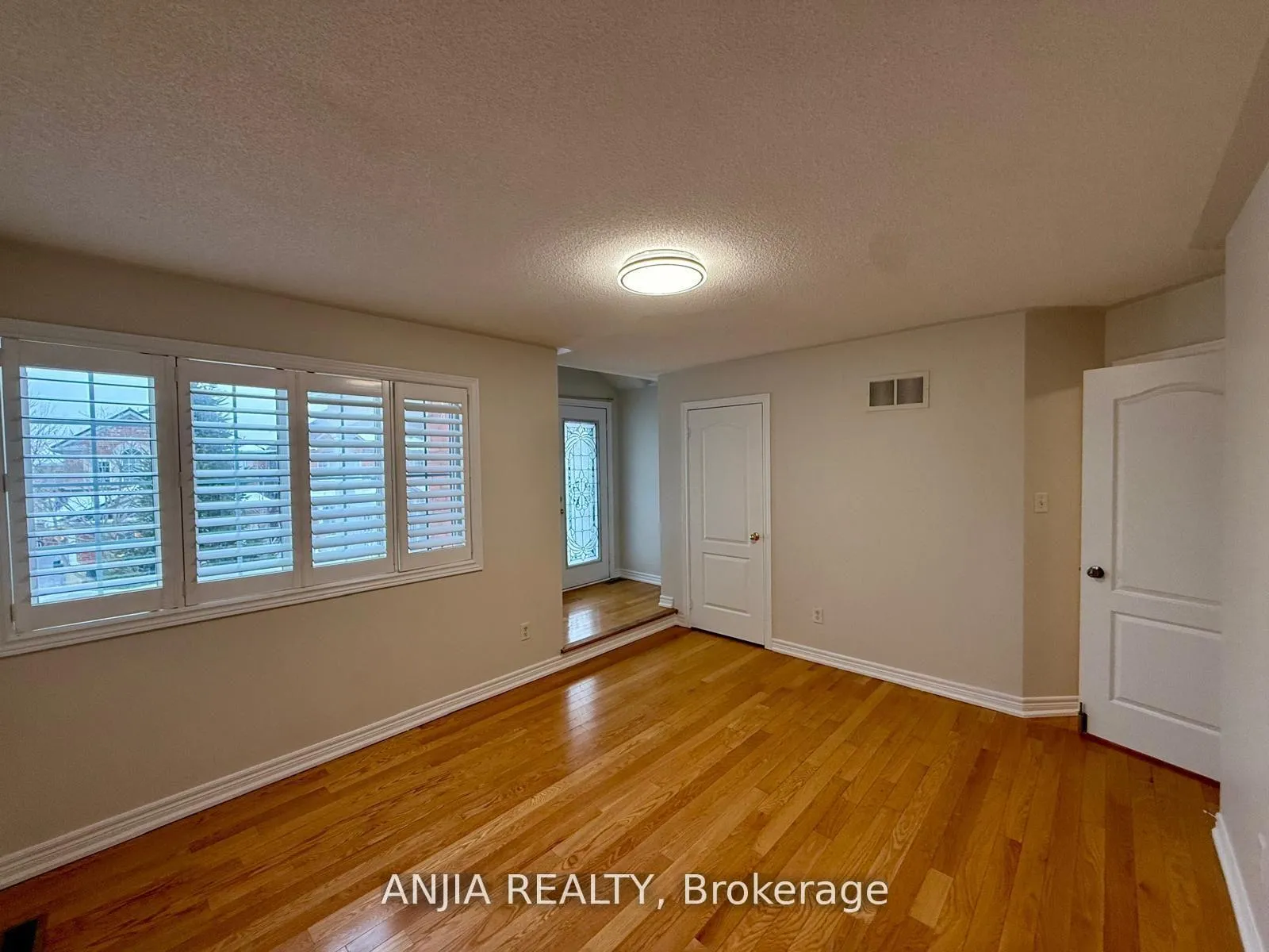 Photo 9 of 17 Ambercroft Street, Markham, Greensborough — HOMEH