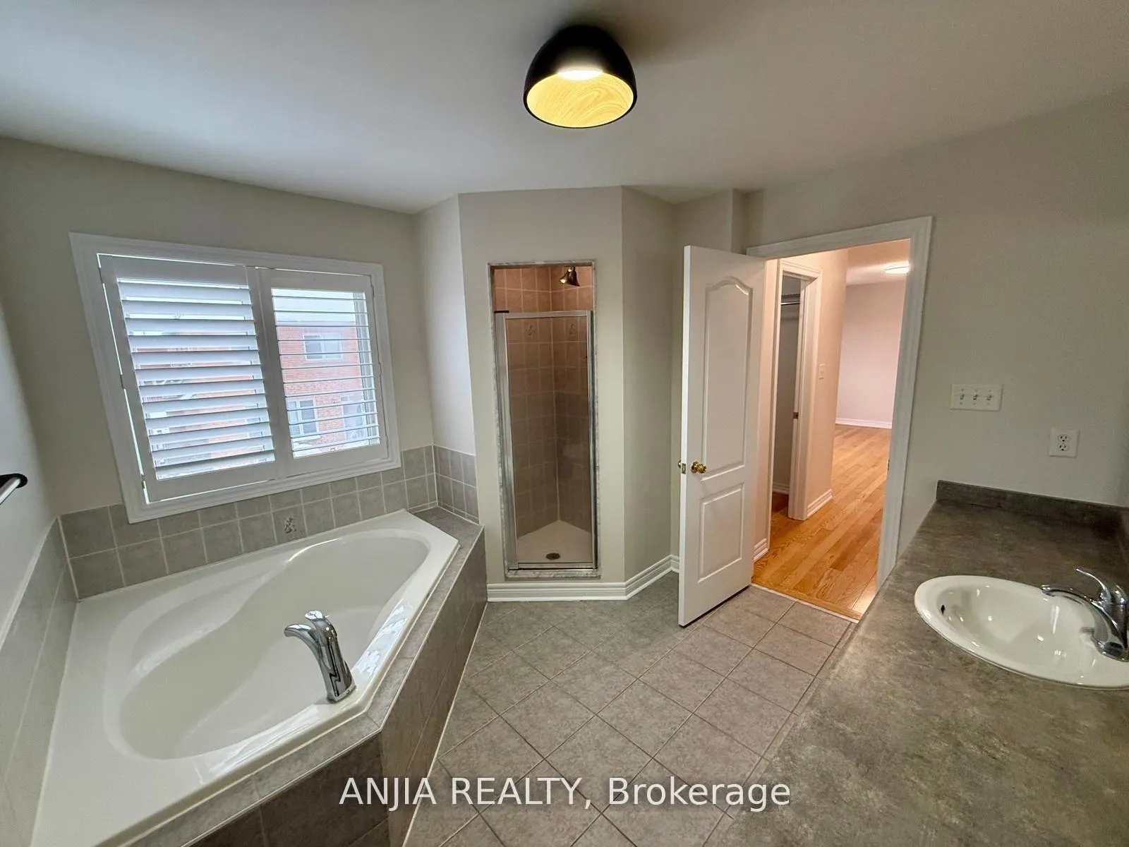 Photo 11 of 17 Ambercroft Street, Markham, Greensborough — HOMEH