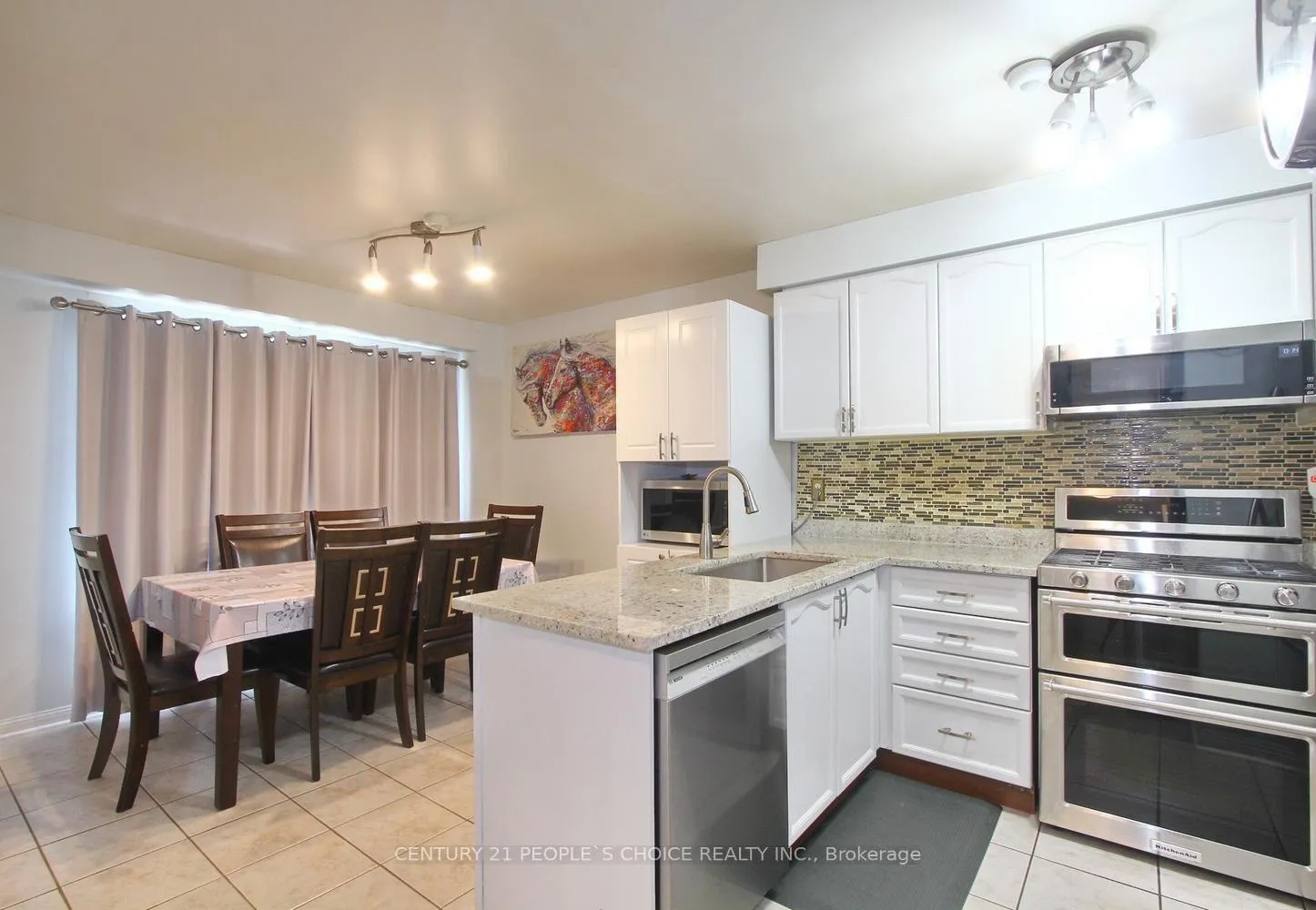 Photo 7 of 111 Dunlop Court, Brampton, Fletcher's Meadow — HOMEH