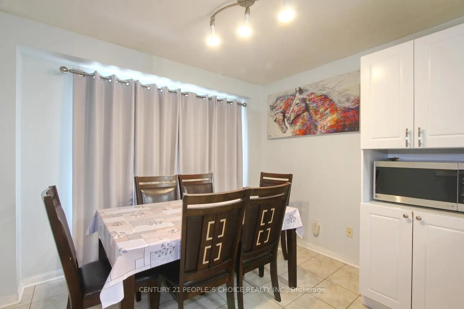 Photo 9 of 111 Dunlop Court, Brampton, Fletcher's Meadow — HOMEH