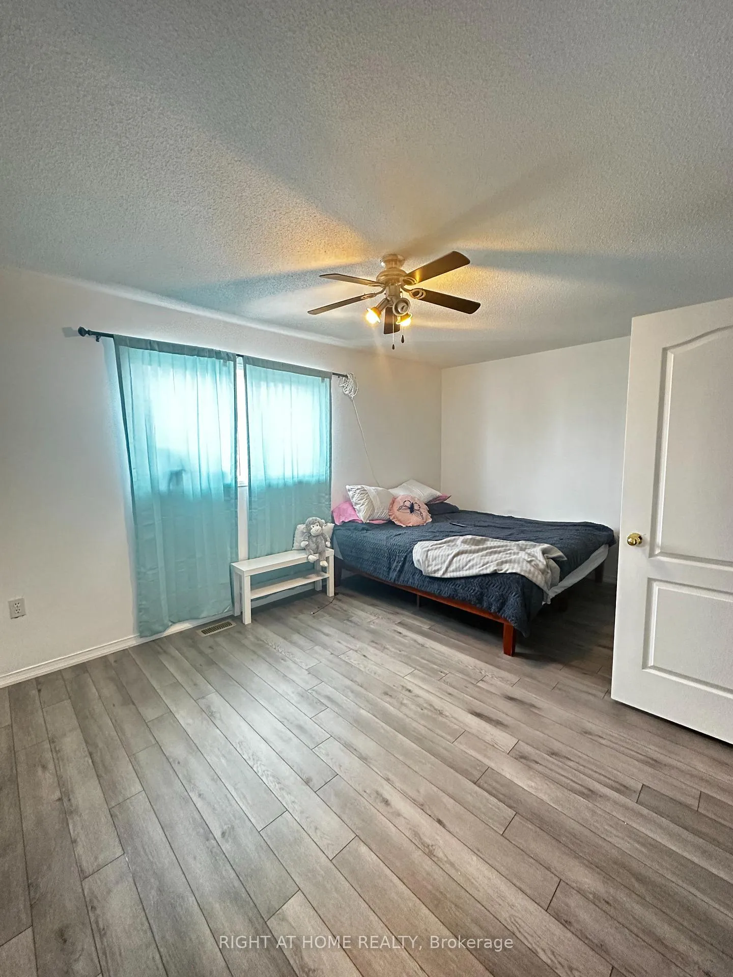 Photo 6 of 54 Henderson Crescent, New Tecumseth, Alliston — HOMEH