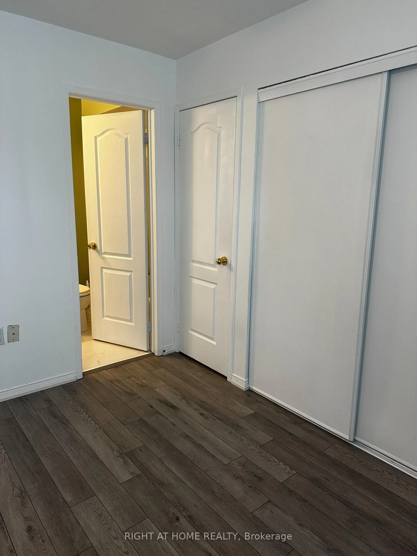 Photo 4 of 54 Henderson Crescent, New Tecumseth, Alliston — HOMEH