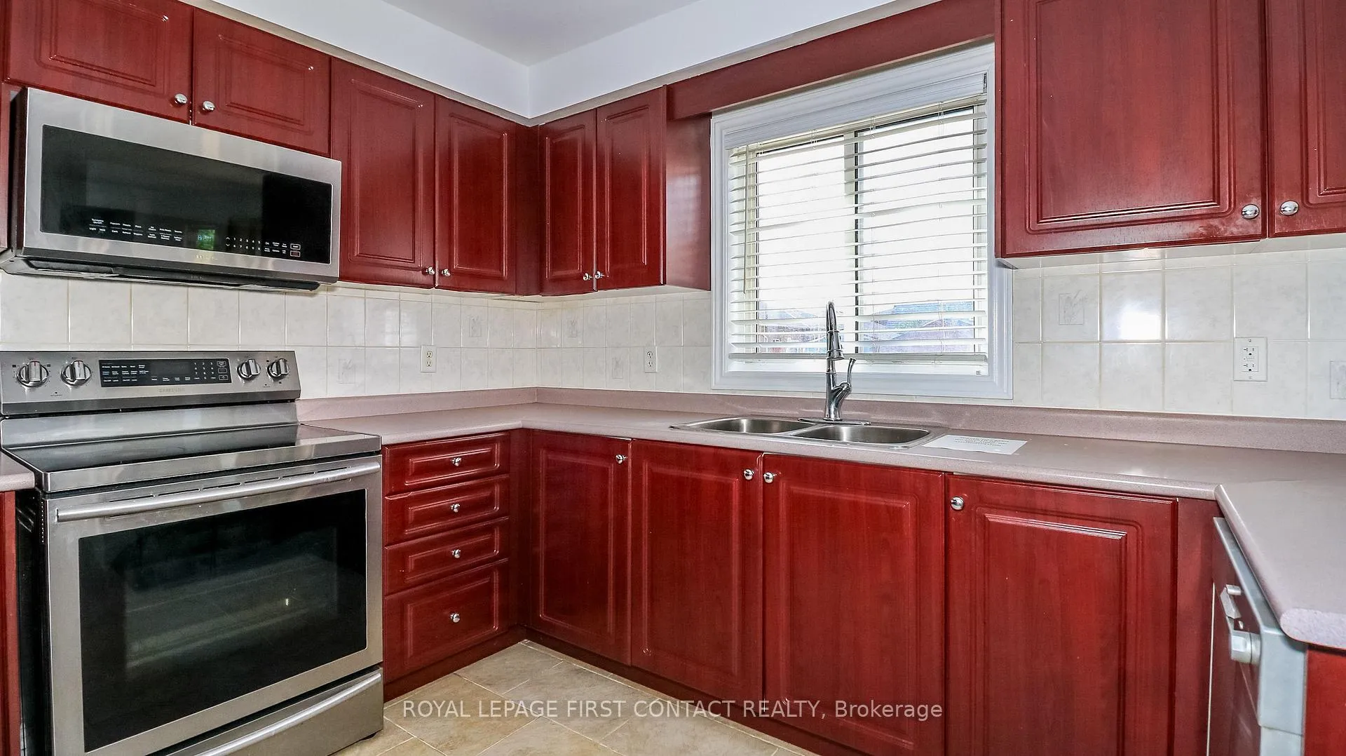 Photo 19 of 165 Sproule Drive, Barrie, Edgehill Drive — HOMEH