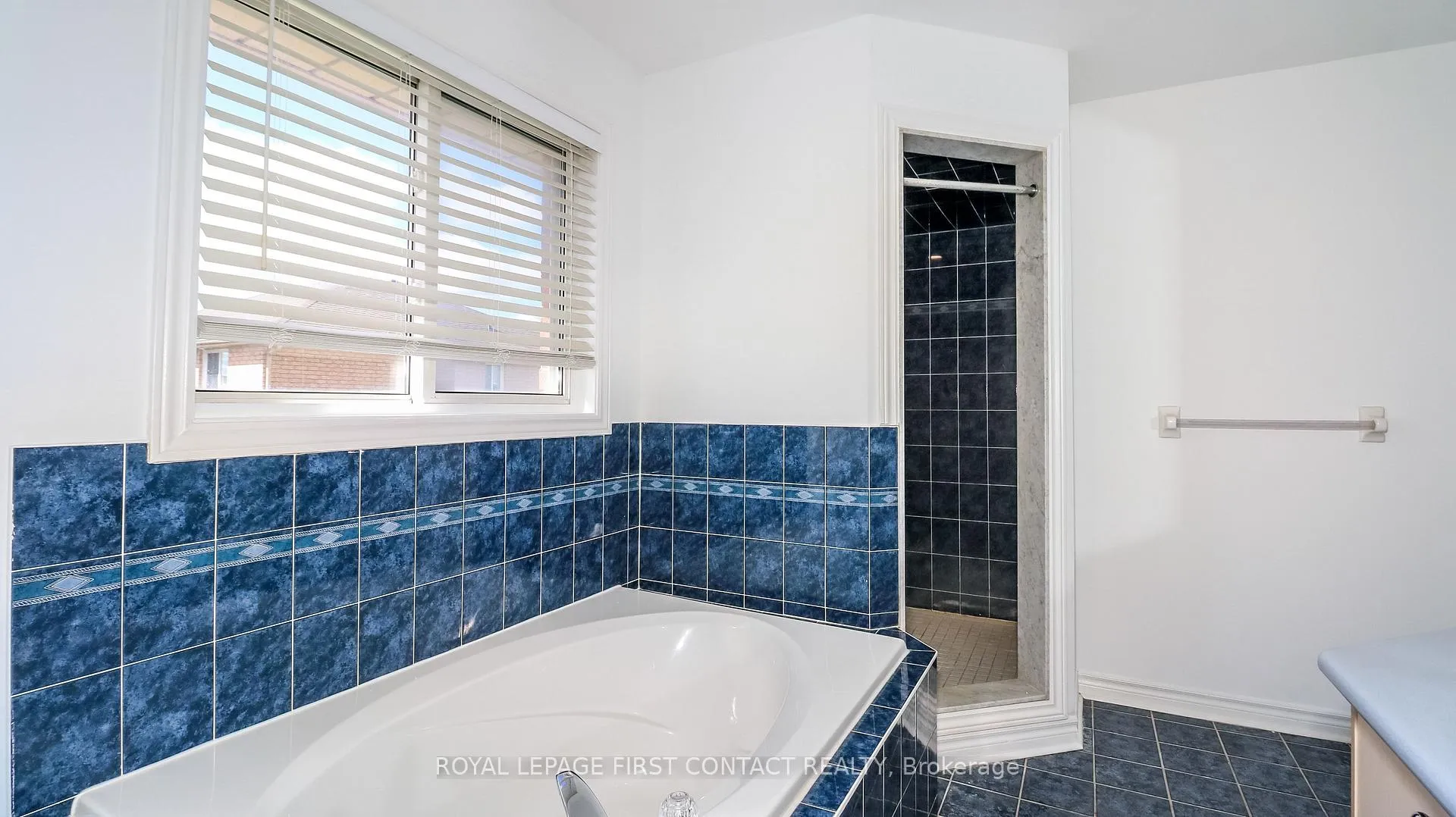 Photo 41 of 165 Sproule Drive, Barrie, Edgehill Drive — HOMEH