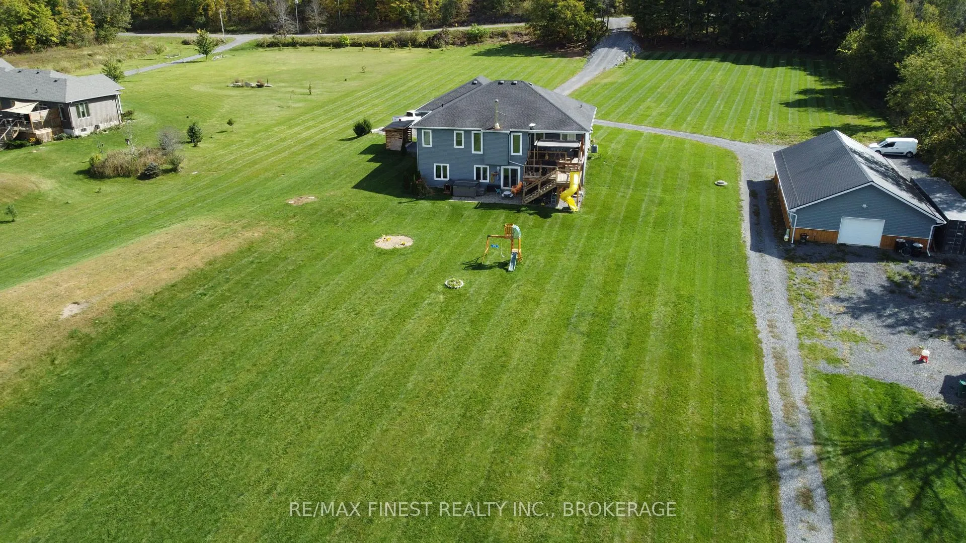 Photo 2 of 923 Maple Road, Loyalist, Lennox and Addington - South — HOMEH
