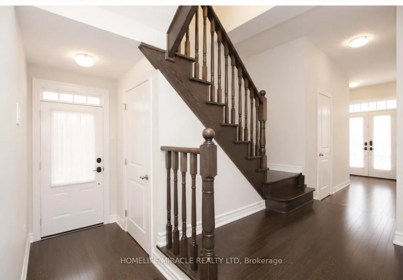 Photo 8 of 16 Ebury Drive, Brampton, Credit Valley — HOMEH