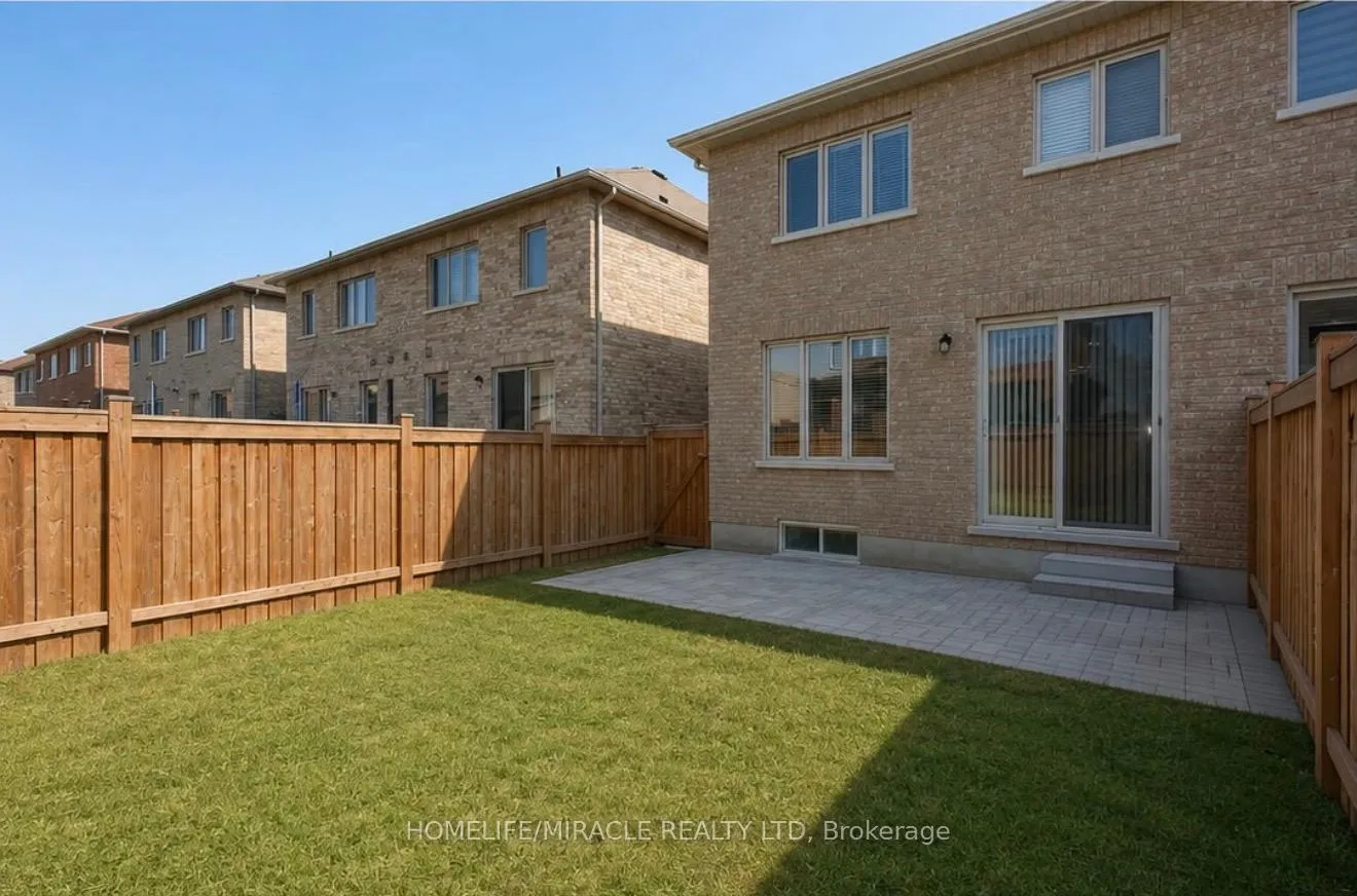 Photo 9 of 16 Ebury Drive, Brampton, Credit Valley — HOMEH