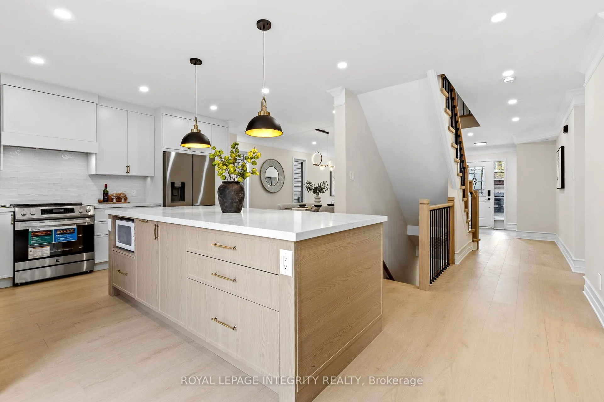 Photo 11 of 1031 Unicorn Avenue, Ottawa, Fallingbrook/Gardenway South — HOMEH