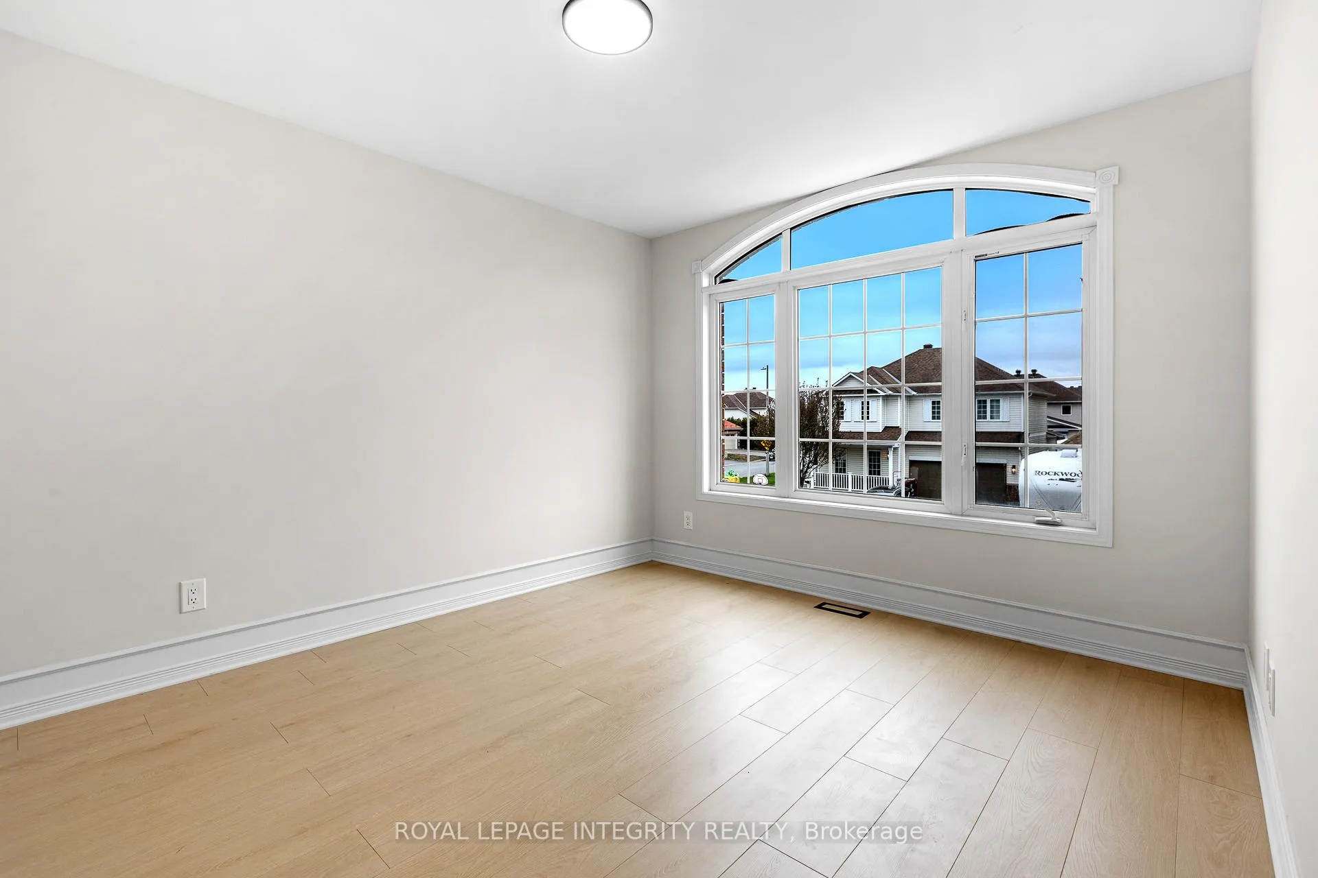 Photo 25 of 1031 Unicorn Avenue, Ottawa, Fallingbrook/Gardenway South — HOMEH