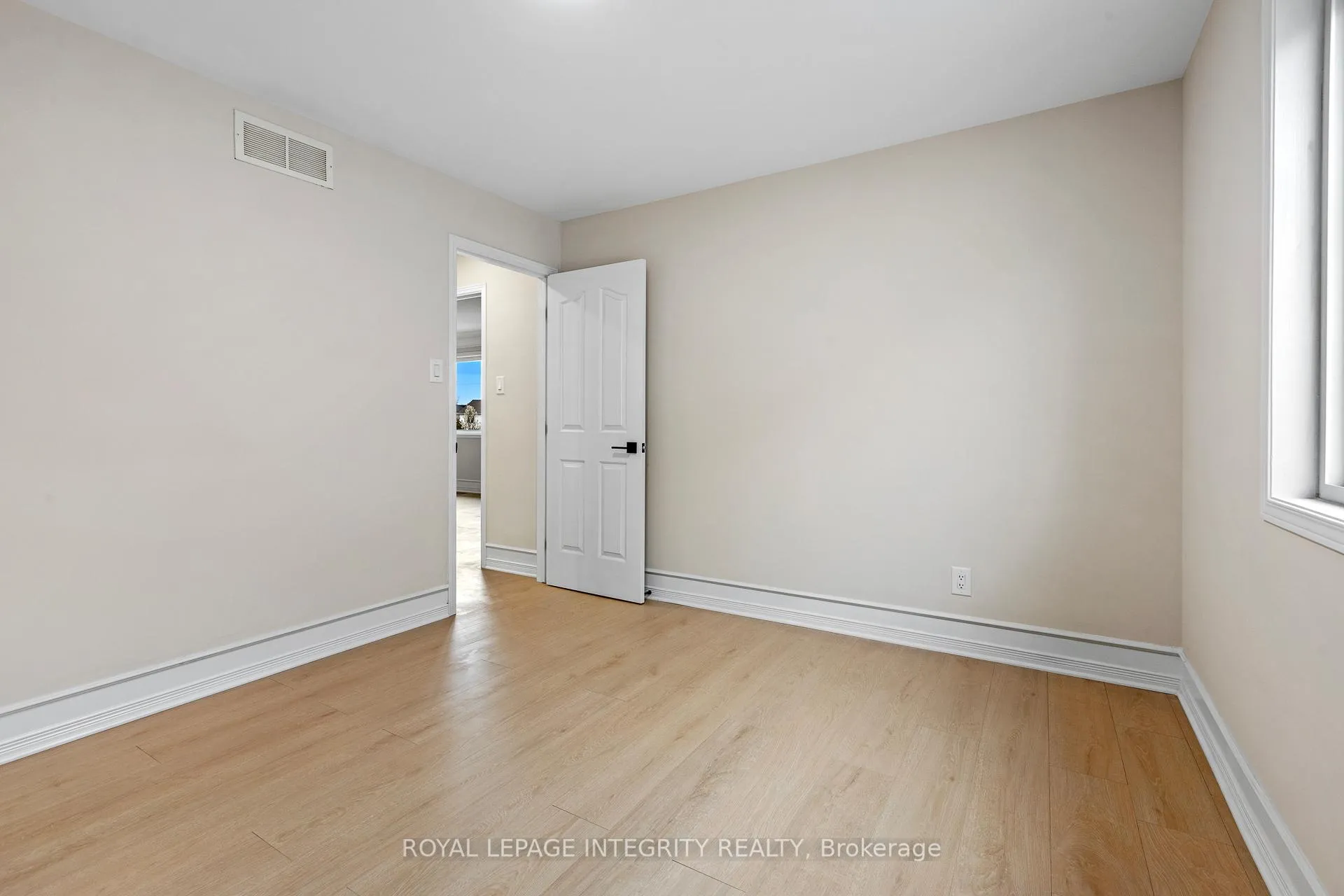 Photo 27 of 1031 Unicorn Avenue, Ottawa, Fallingbrook/Gardenway South — HOMEH