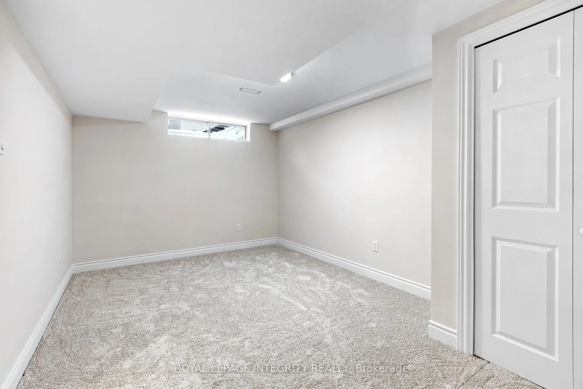 Photo 32 of 1031 Unicorn Avenue, Ottawa, Fallingbrook/Gardenway South — HOMEH