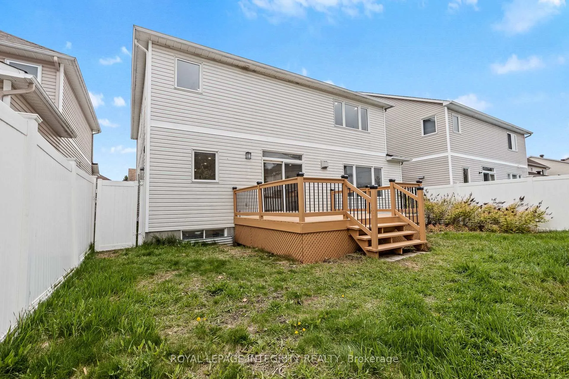 Photo 36 of 1031 Unicorn Avenue, Ottawa, Fallingbrook/Gardenway South — HOMEH
