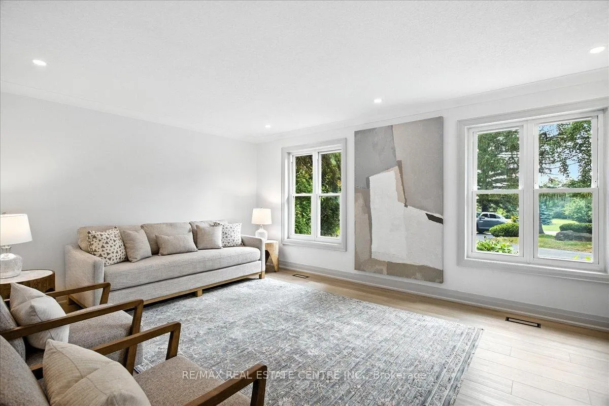 Photo 9 of 29 Currie Drive, Puslinch, Morriston — HOMEH