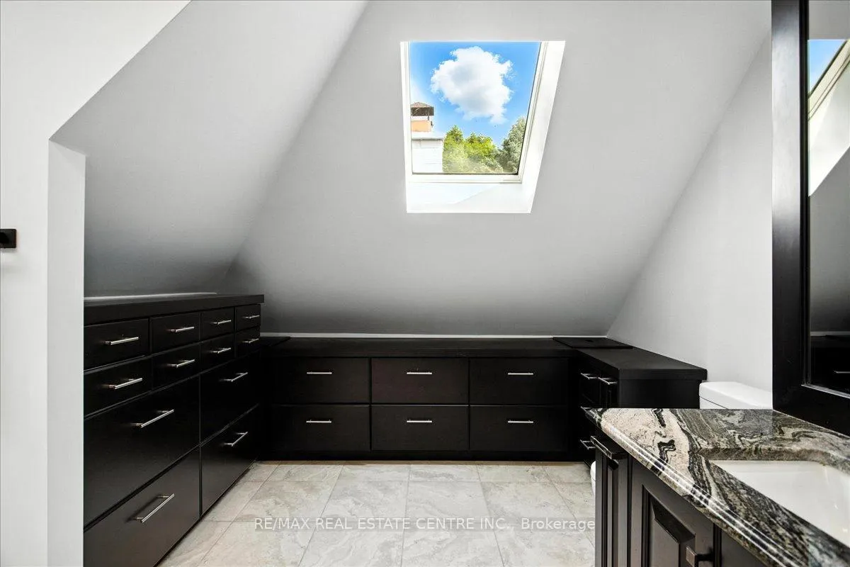 Photo 25 of 29 Currie Drive, Puslinch, Morriston — HOMEH