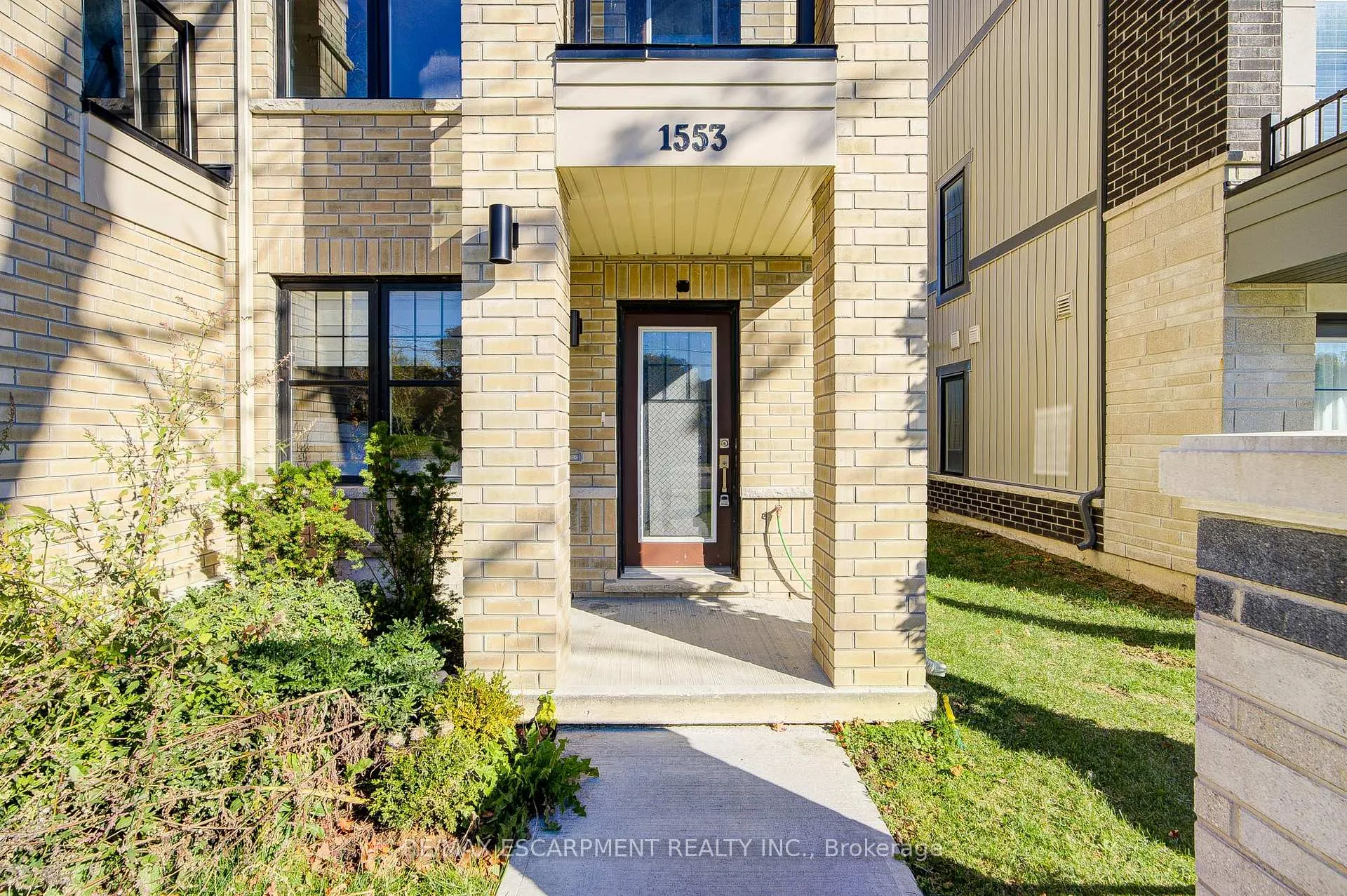 Photo 2 of 1553 Green Road, Clarington, Bowmanville — HOMEH