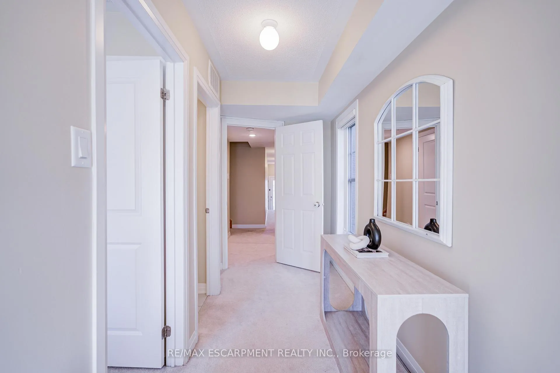 Photo 3 of 1553 Green Road, Clarington, Bowmanville — HOMEH