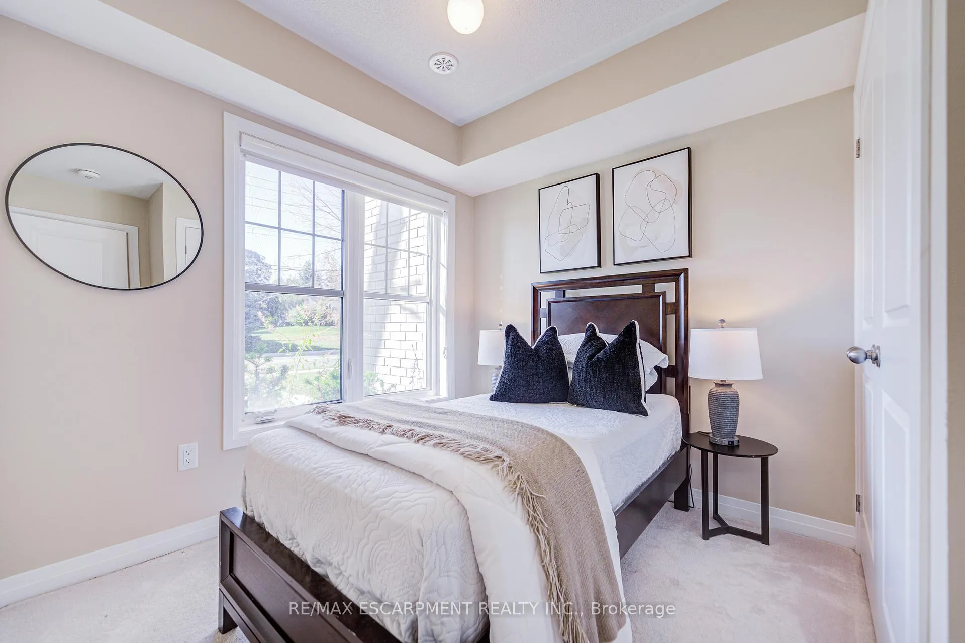 Photo 4 of 1553 Green Road, Clarington, Bowmanville — HOMEH