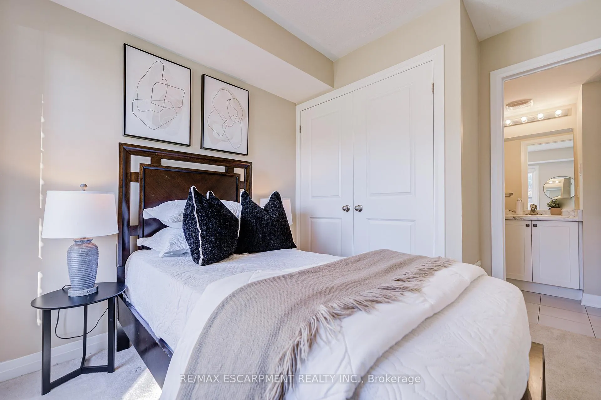 Photo 6 of 1553 Green Road, Clarington, Bowmanville — HOMEH