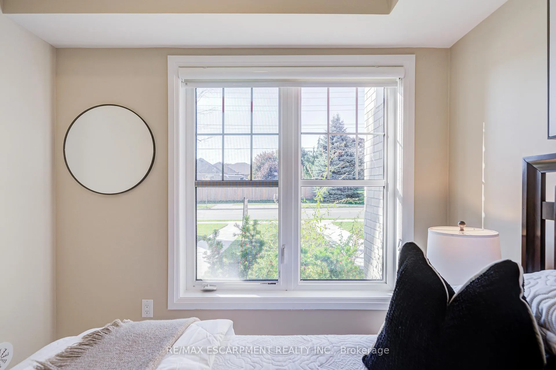 Photo 7 of 1553 Green Road, Clarington, Bowmanville — HOMEH