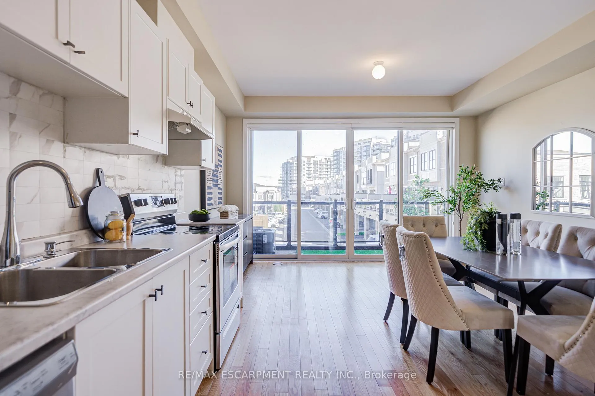Photo 21 of 1553 Green Road, Clarington, Bowmanville — HOMEH