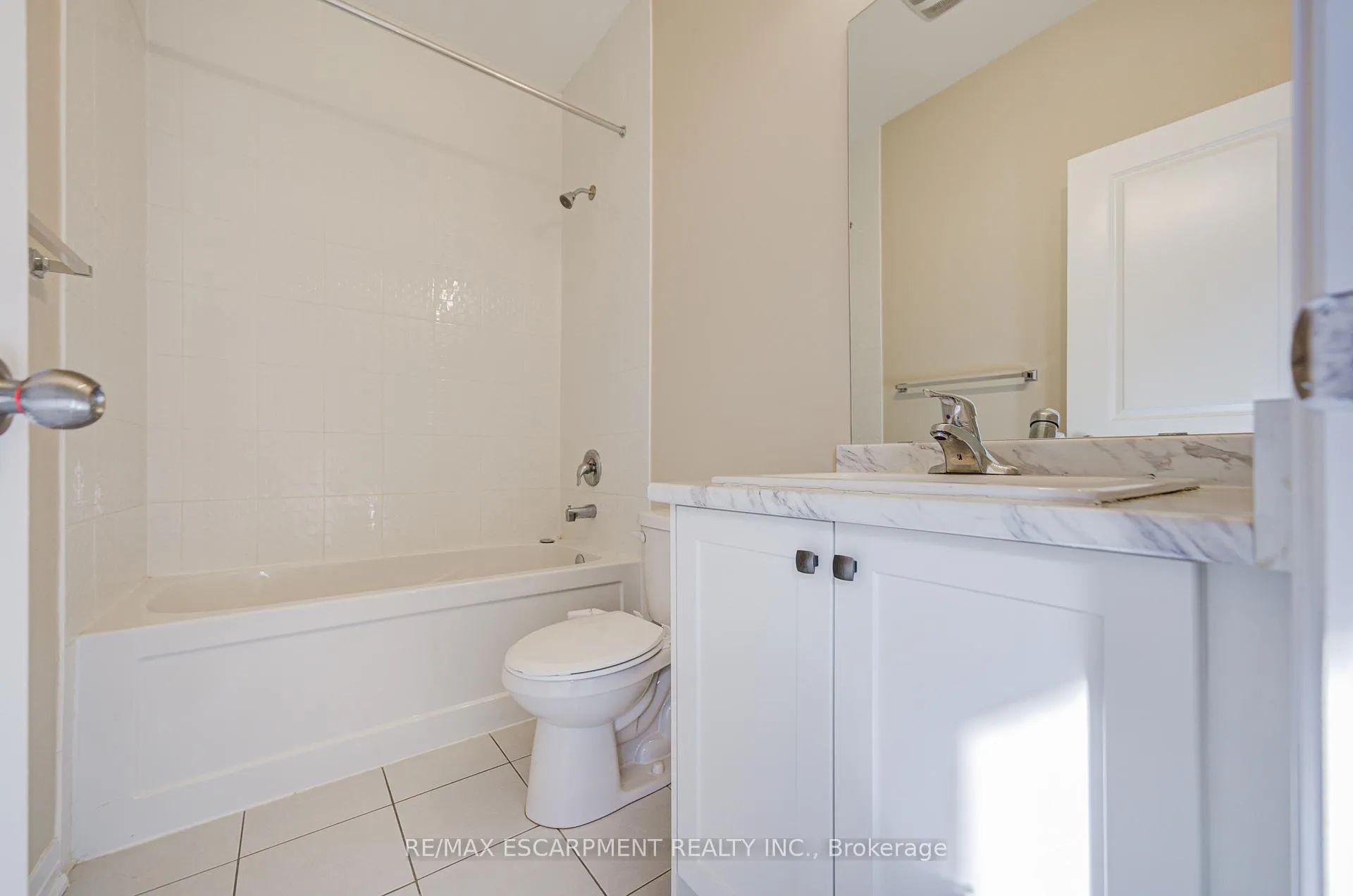 Photo 41 of 1553 Green Road, Clarington, Bowmanville — HOMEH