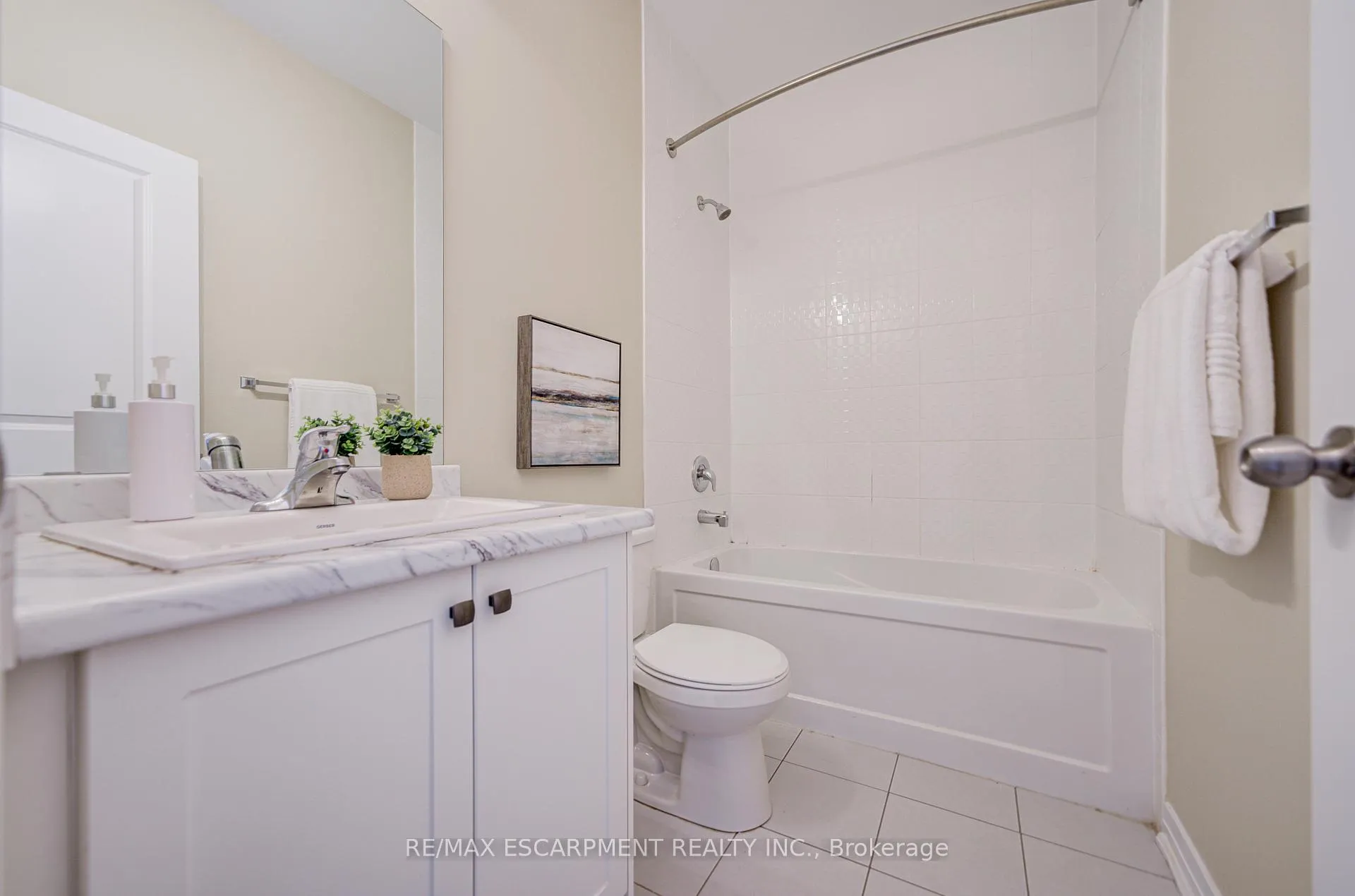 Photo 47 of 1553 Green Road, Clarington, Bowmanville — HOMEH