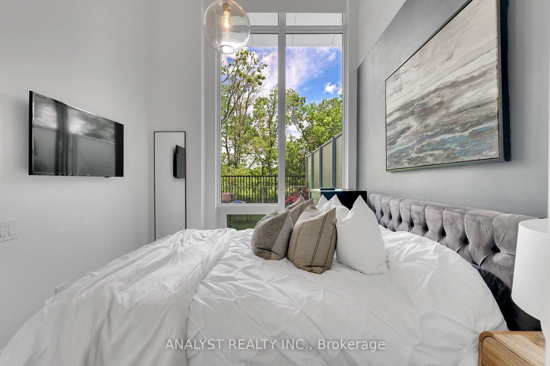 Photo 12 of Unit 103, 20 Brin Drive, Etobicoke, Edenbridge-Humber Valley — HOMEH