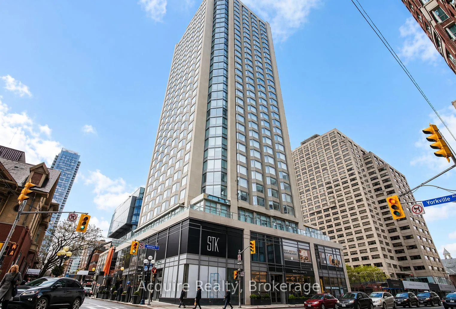 Front of Unit 1201, 155 Yorkville Avenue