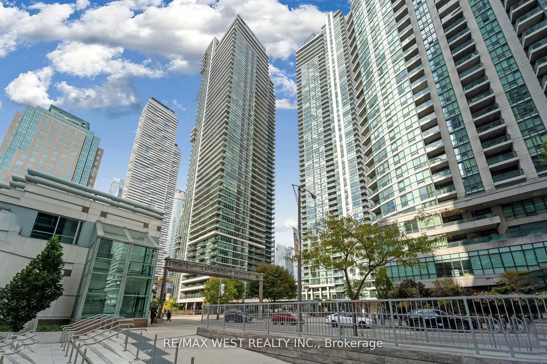 Front of Unit 2305, 33 Bay Street