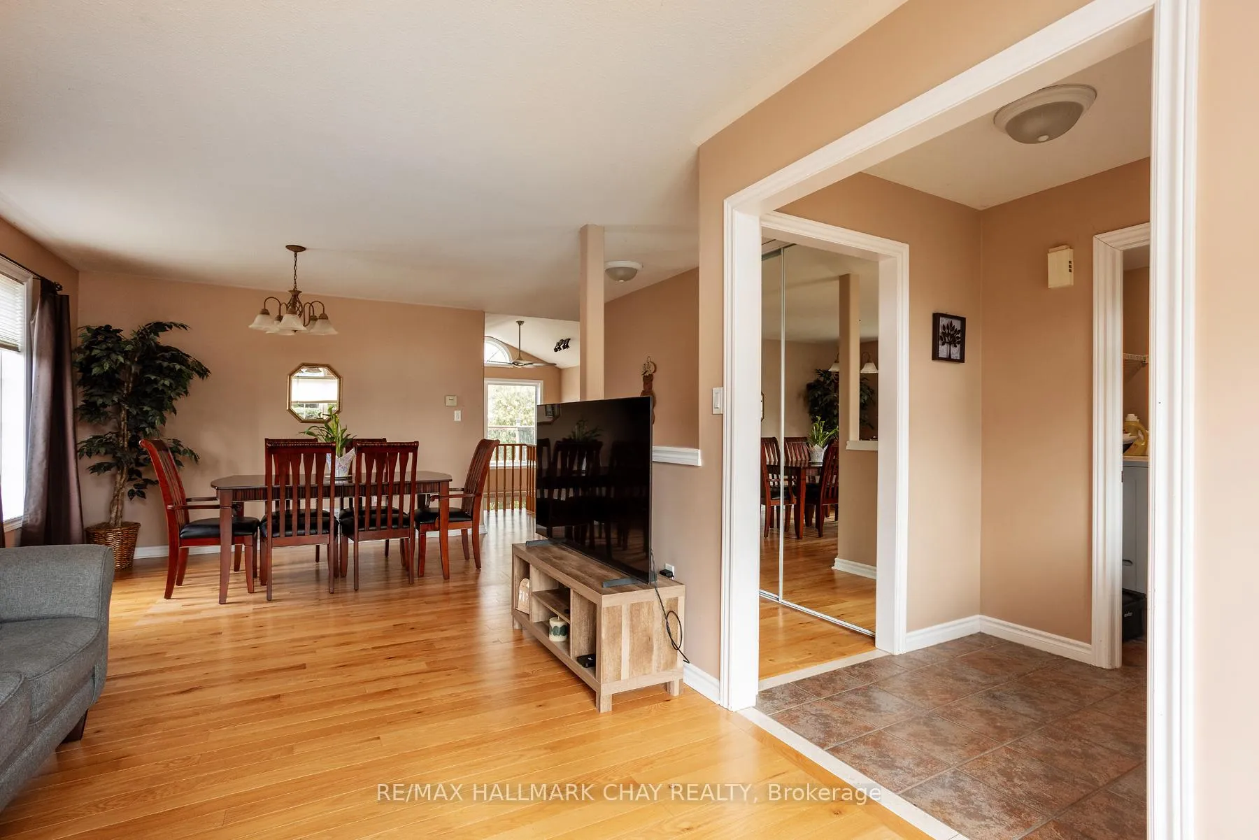 Photo 6 of 66 Osprey Ridge Road, Barrie, East Bayfield — HOMEH