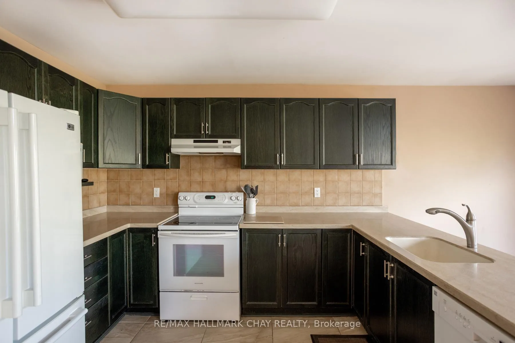 Photo 10 of 66 Osprey Ridge Road, Barrie, East Bayfield — HOMEH